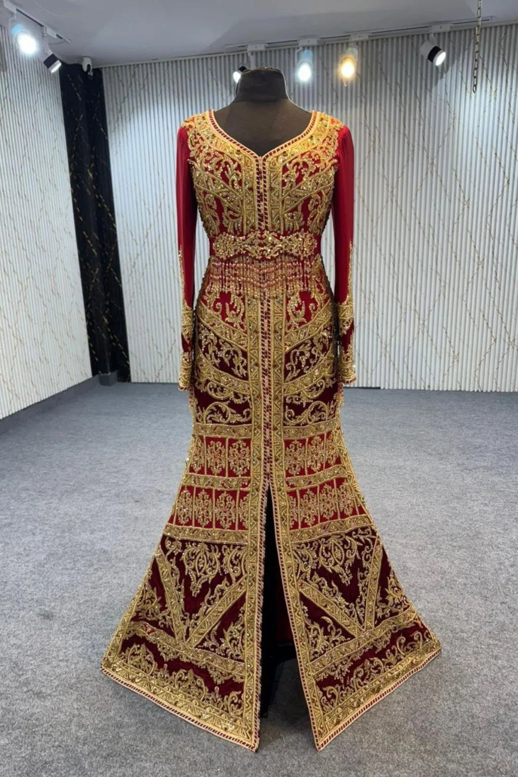 The Crimson Queen – Luxury Red Algerian Mermaid Gown with Royal Cape | Robedumarie