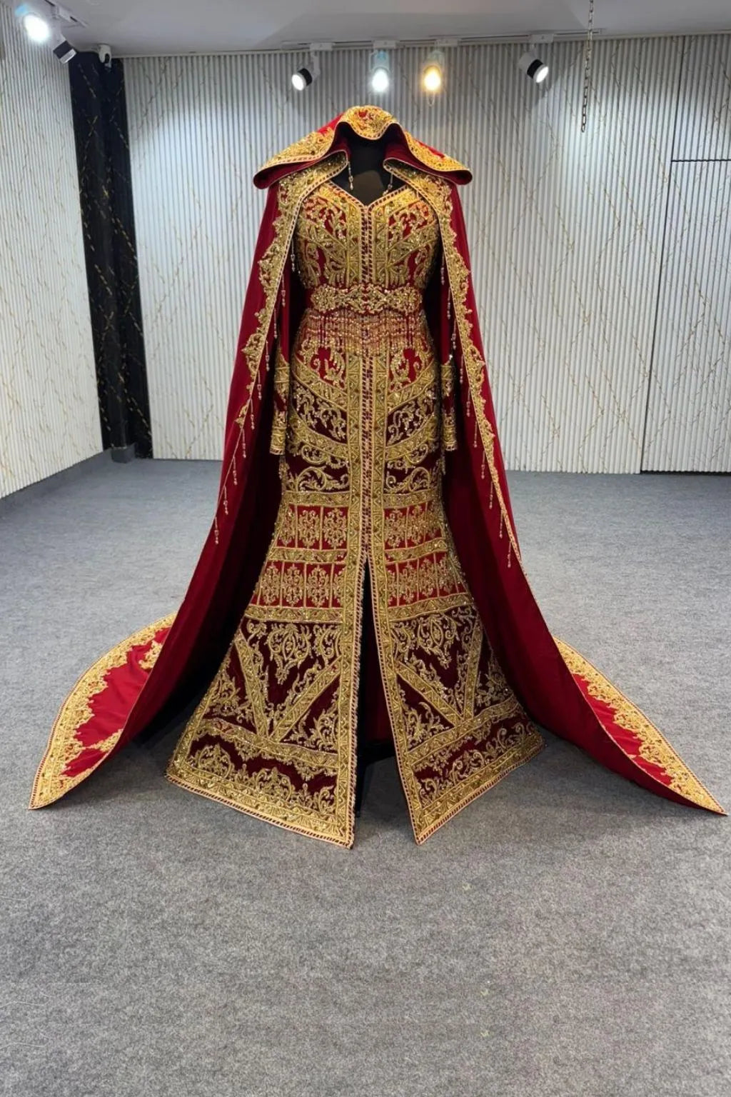 The Crimson Queen – Luxury Red Algerian Mermaid Gown with Royal Cape | Robedumarie