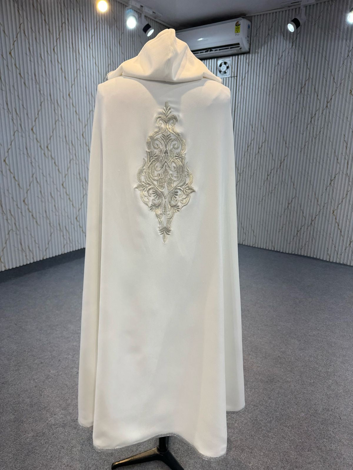 Cape homme blanc