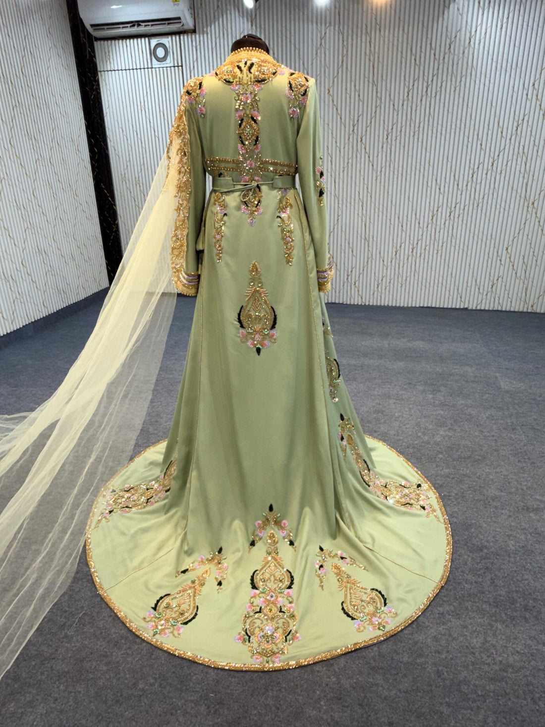 EAA82 EXCLUSIVE BRIDAL TAQLIDI