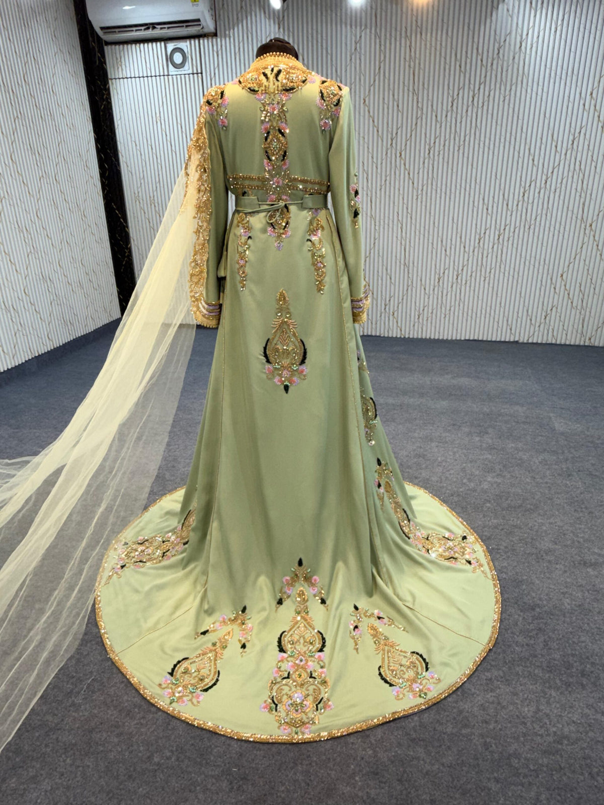 EAA82 EXCLUSIVE BRIDAL TAQLIDI
