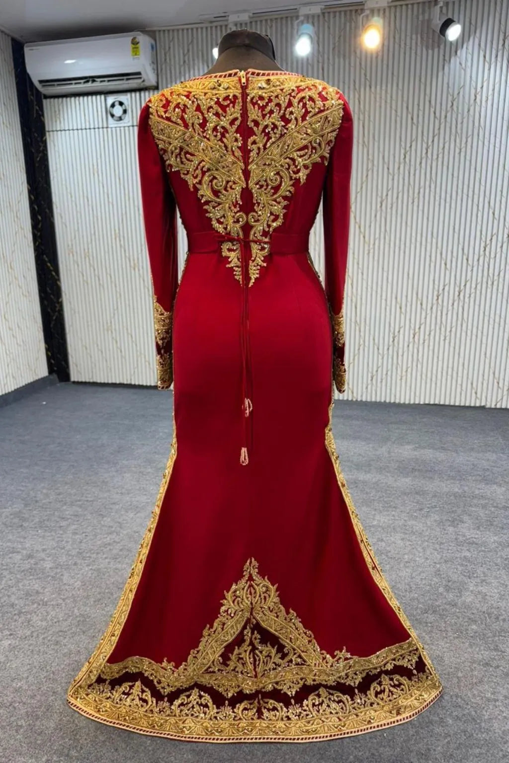 The Crimson Queen – Luxury Red Algerian Mermaid Gown with Royal Cape | Robedumarie