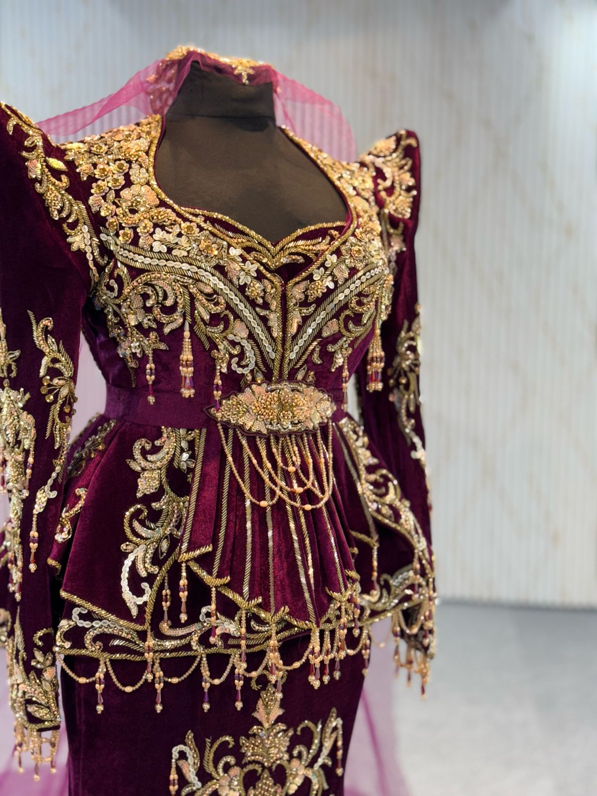 MRAF7039 KARAKOU WITH ROBE SIRENE