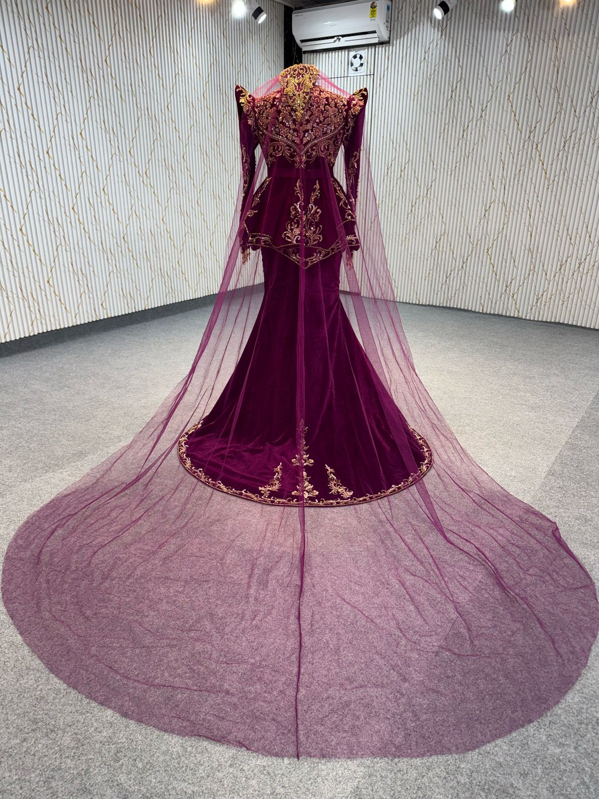 MRAF7039 KARAKOU WITH ROBE SIRENE