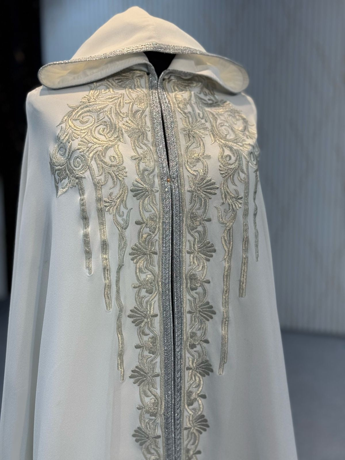 Cape homme blanc