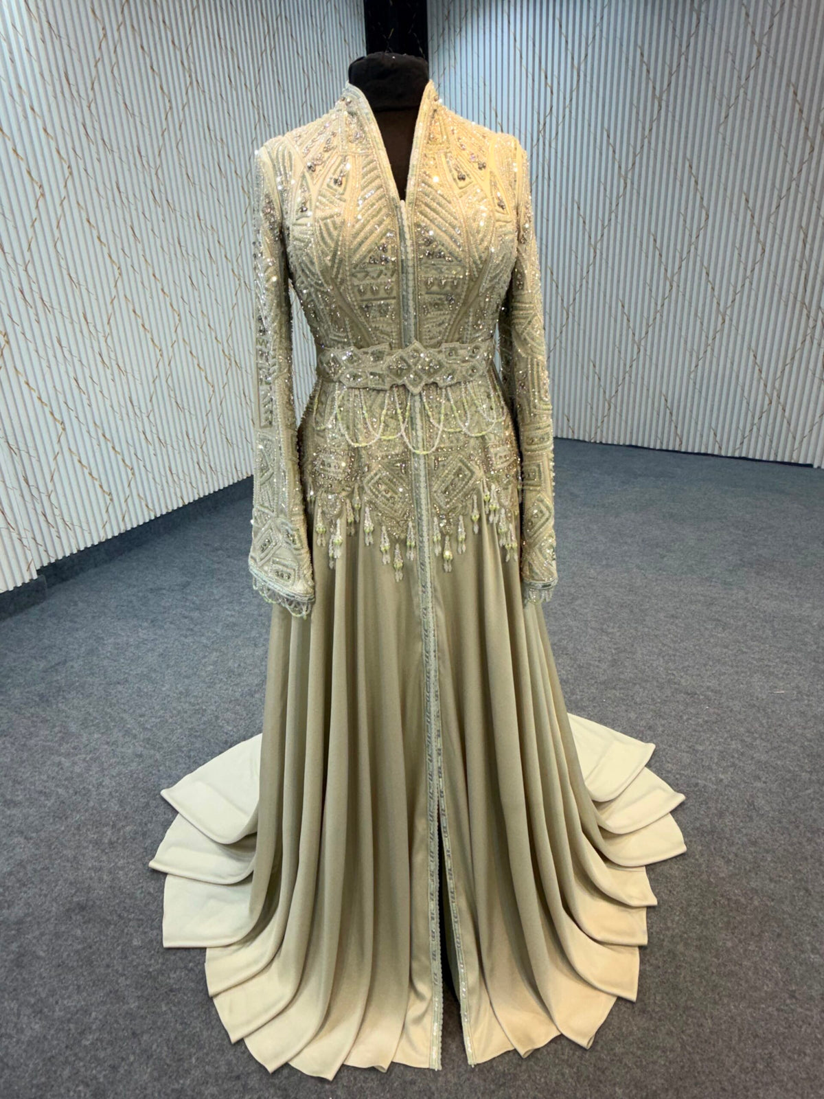 LUXURY COUTURE-MRAA9217