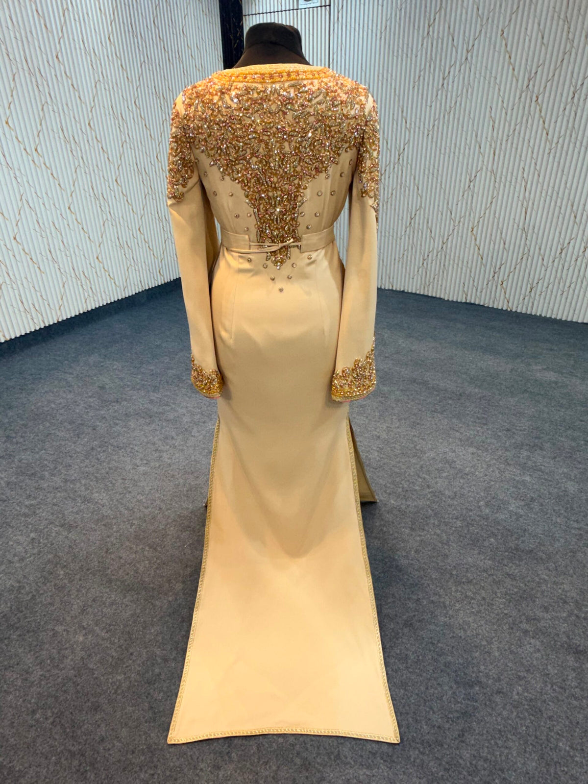 LUXURY COUTURE-MRAA9312