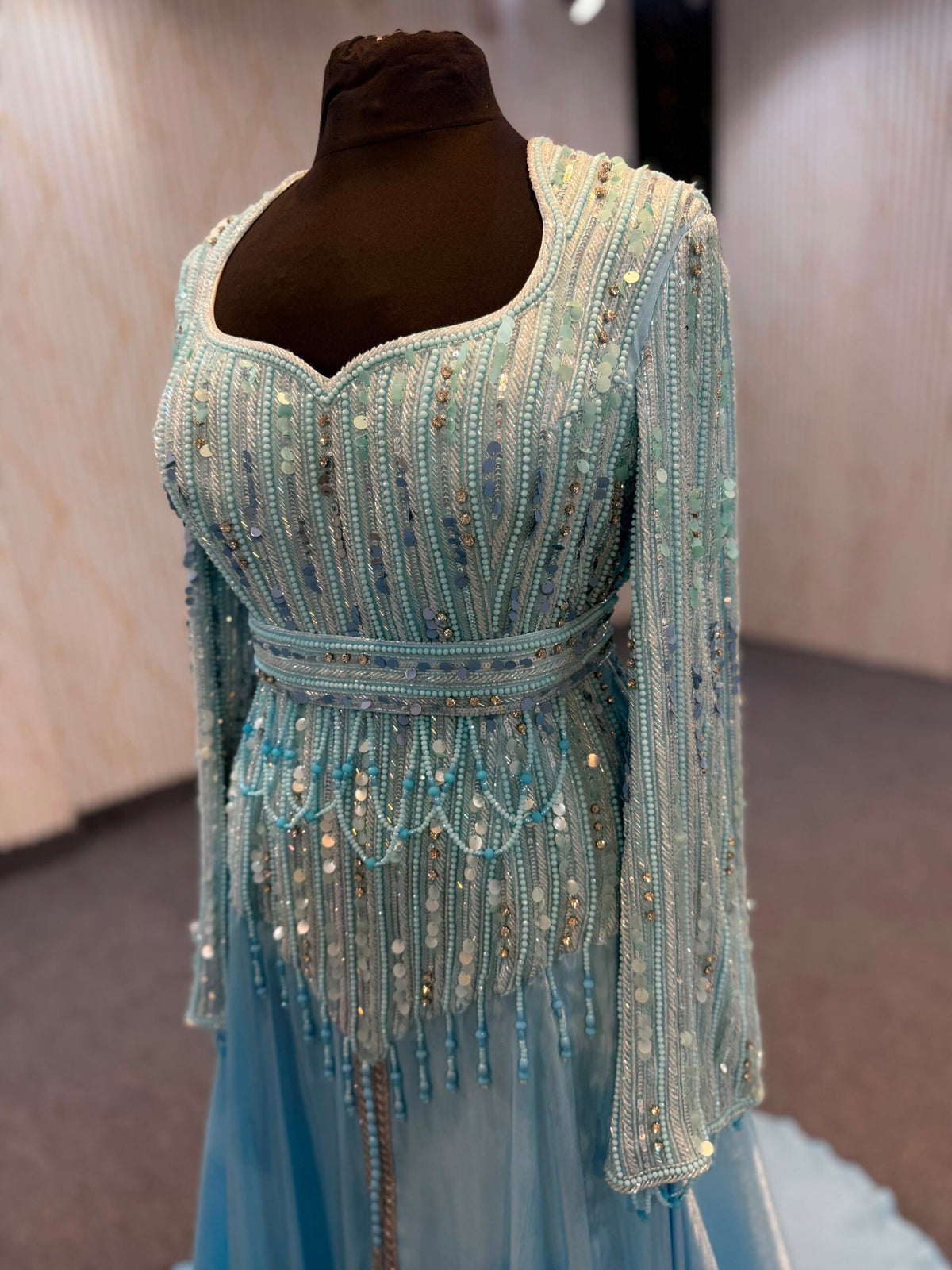 LUXURY COUTURE-MRAA9365