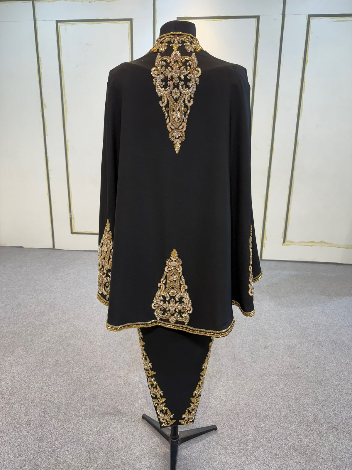 MRAF8476 KARAKOU WITH CAPE