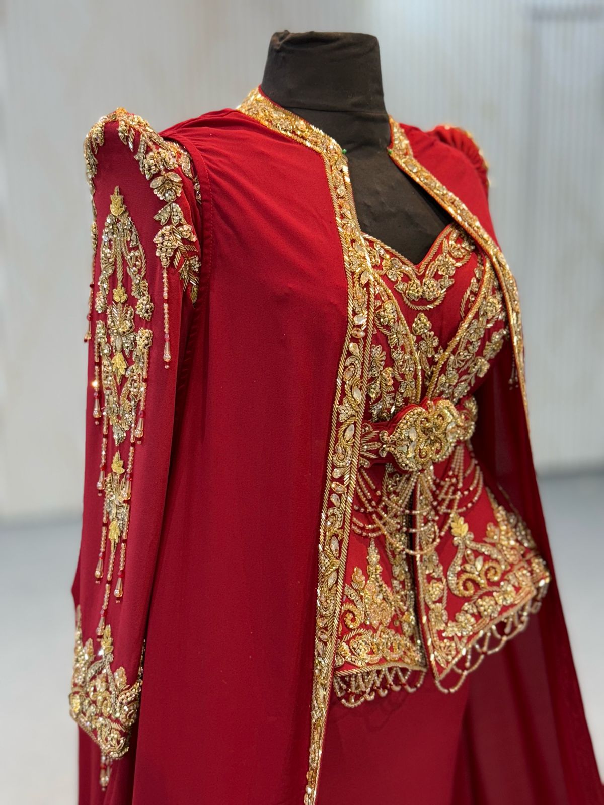 Mraf8823 Karakou with cape