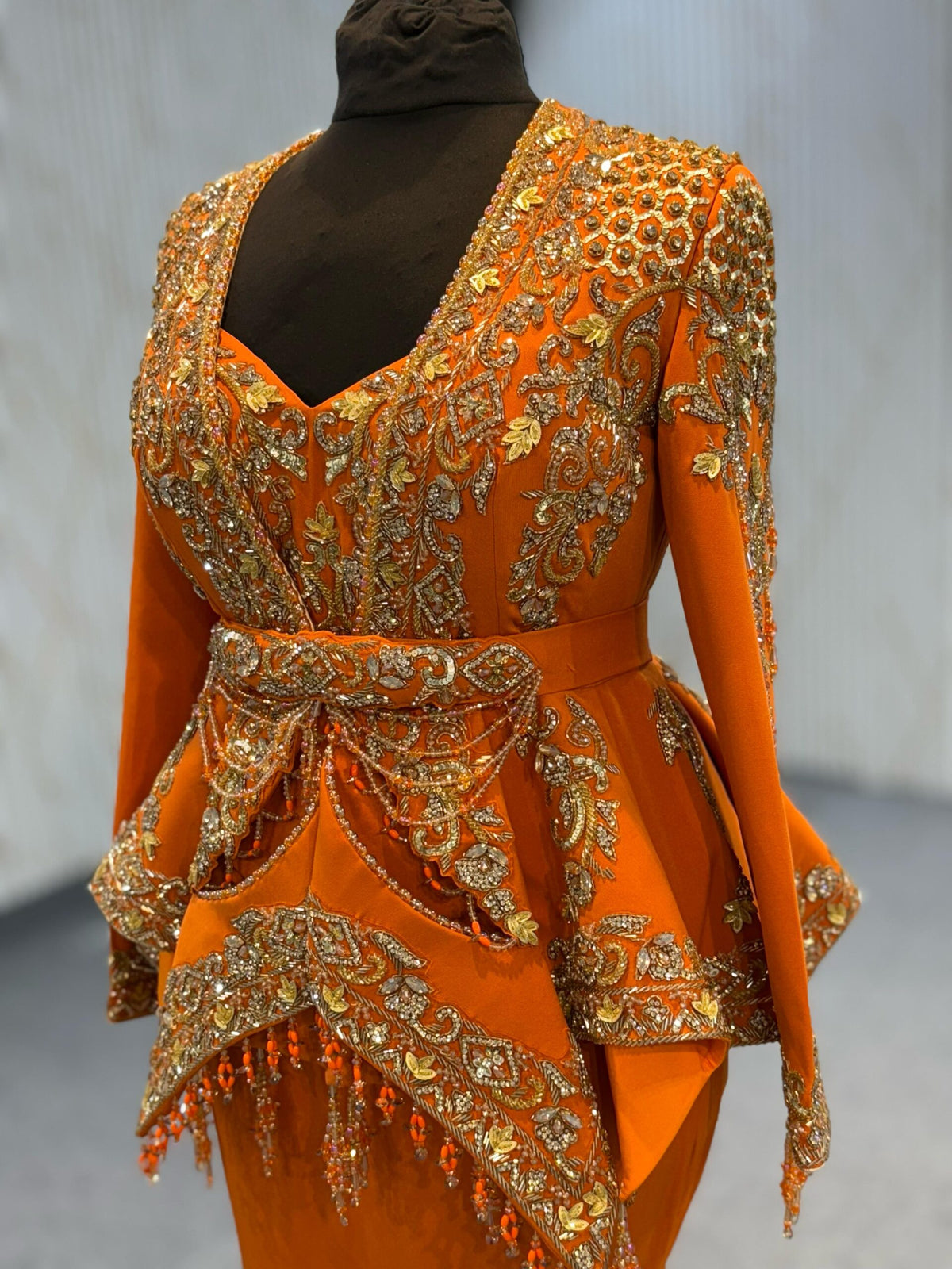 Mraf8830 Karakou with cape