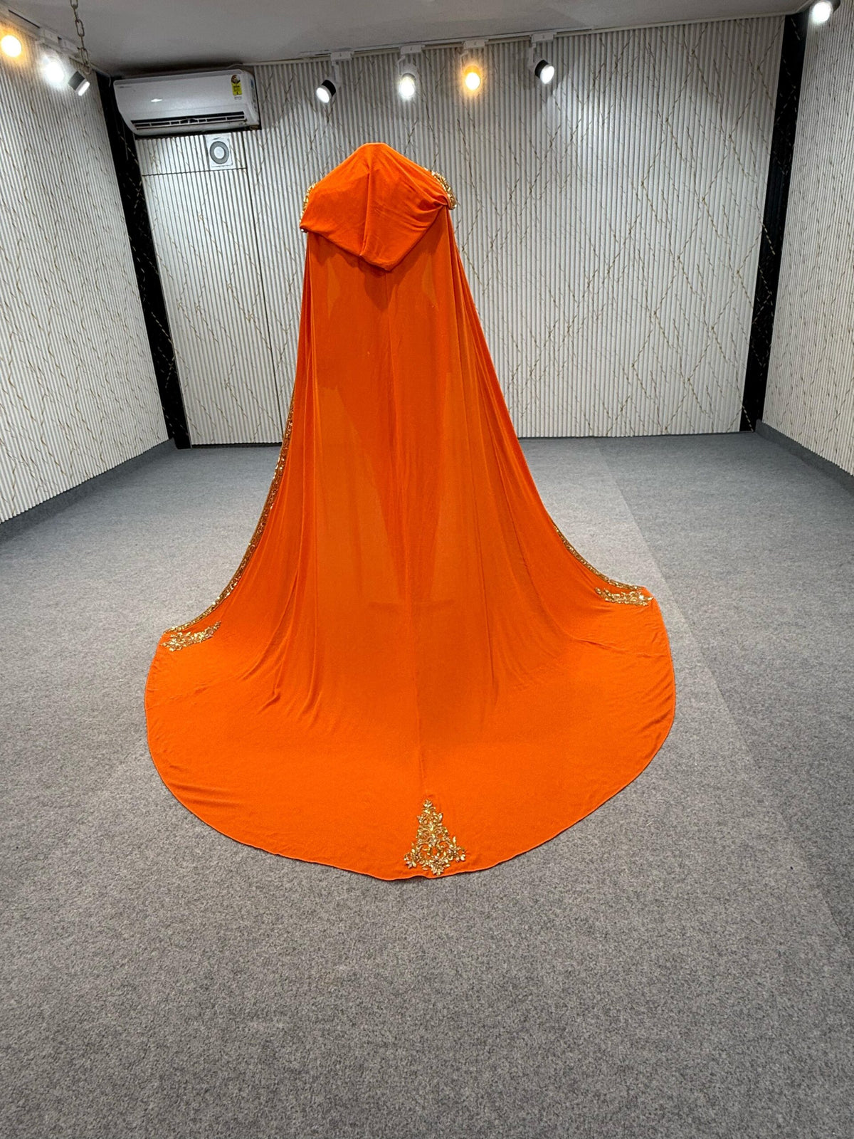 Mraf8830 Karakou with cape