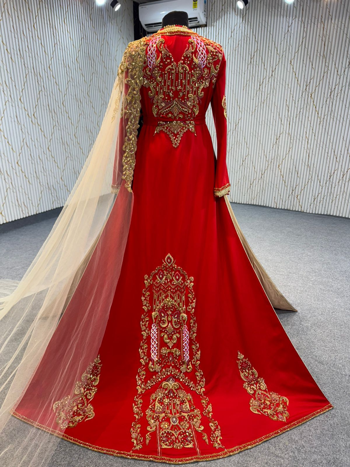 EAA34 Bridal Takshita with Veil