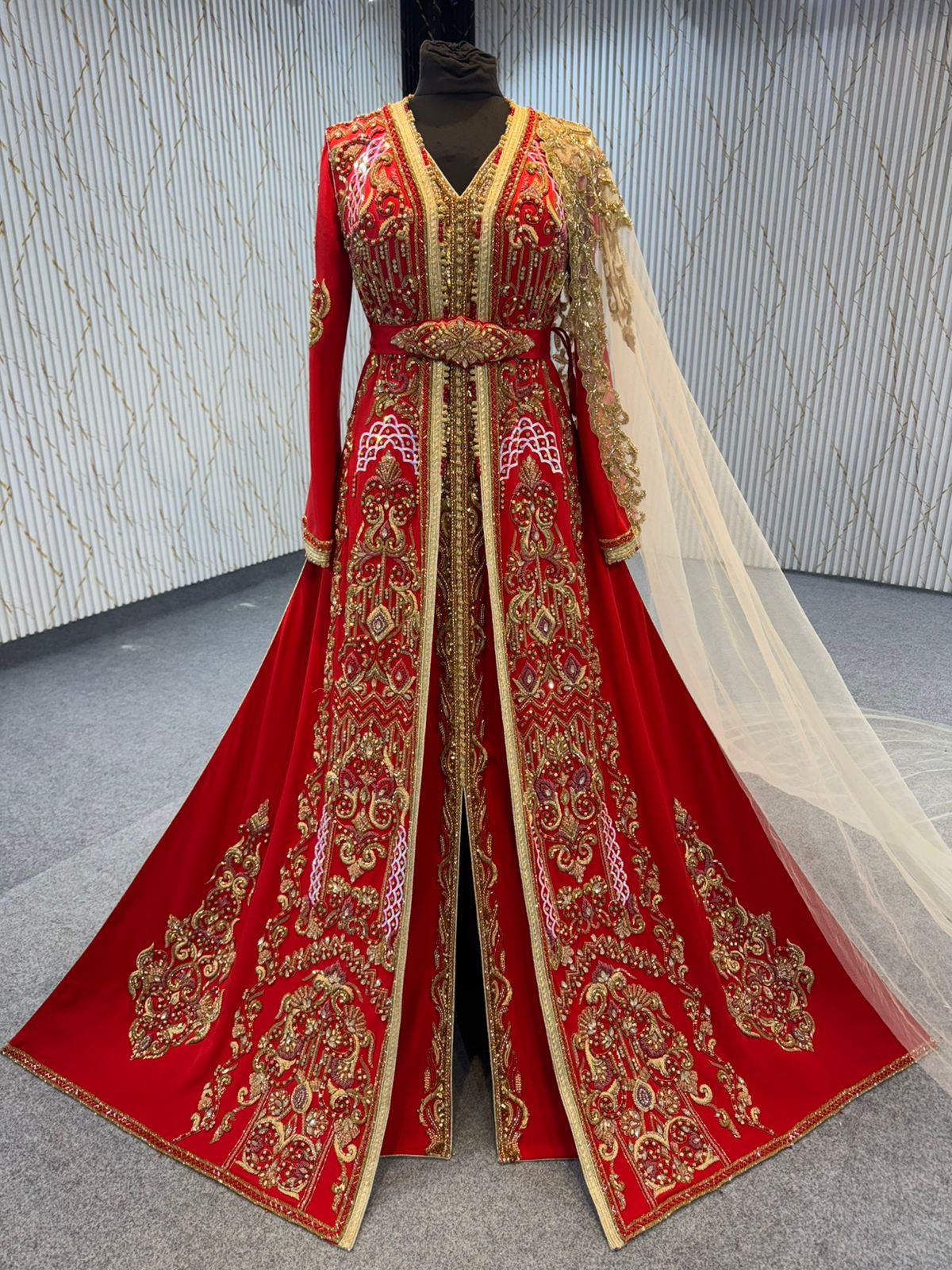 EAA34 Bridal Takshita with Veil