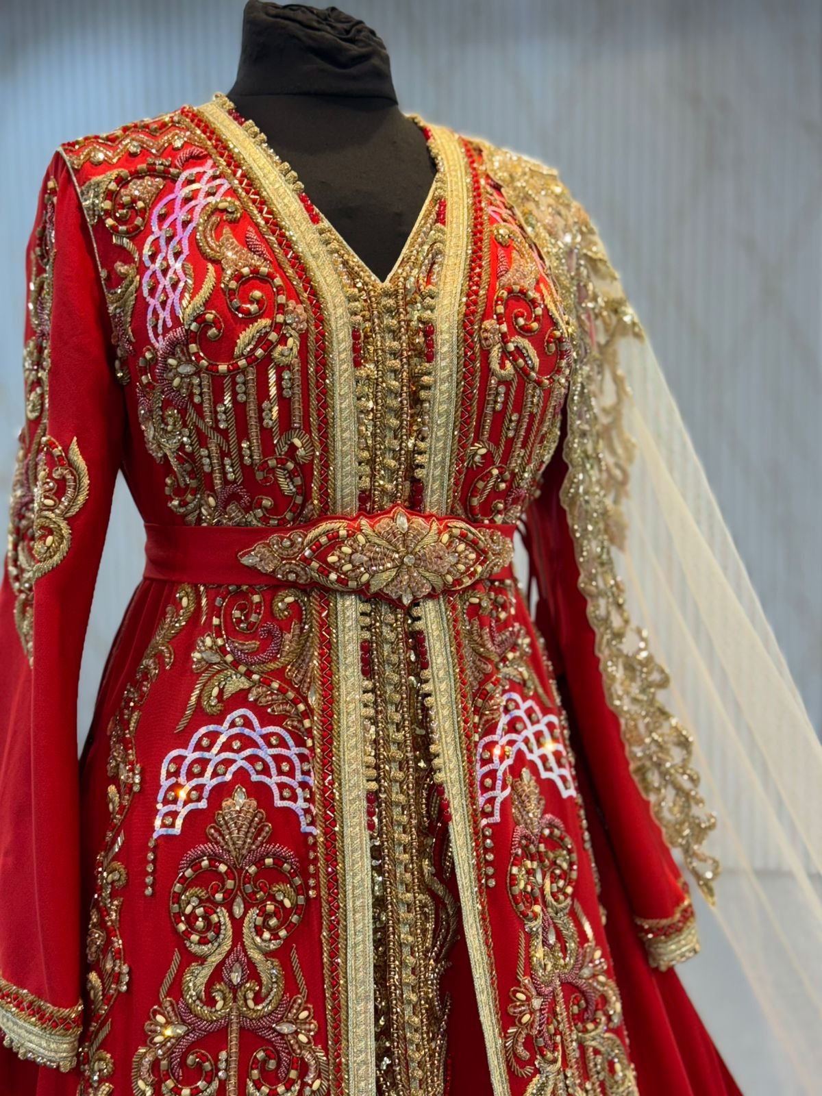 EAA34 Bridal Takshita with Veil