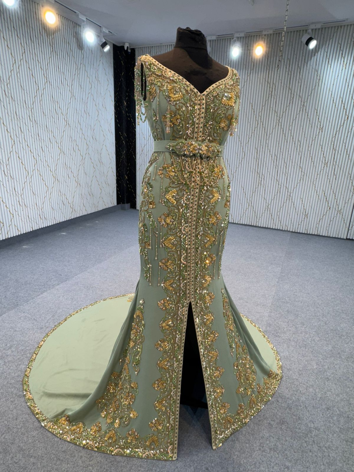 MRAF8854 Bridal Mermaid with Removable Cape