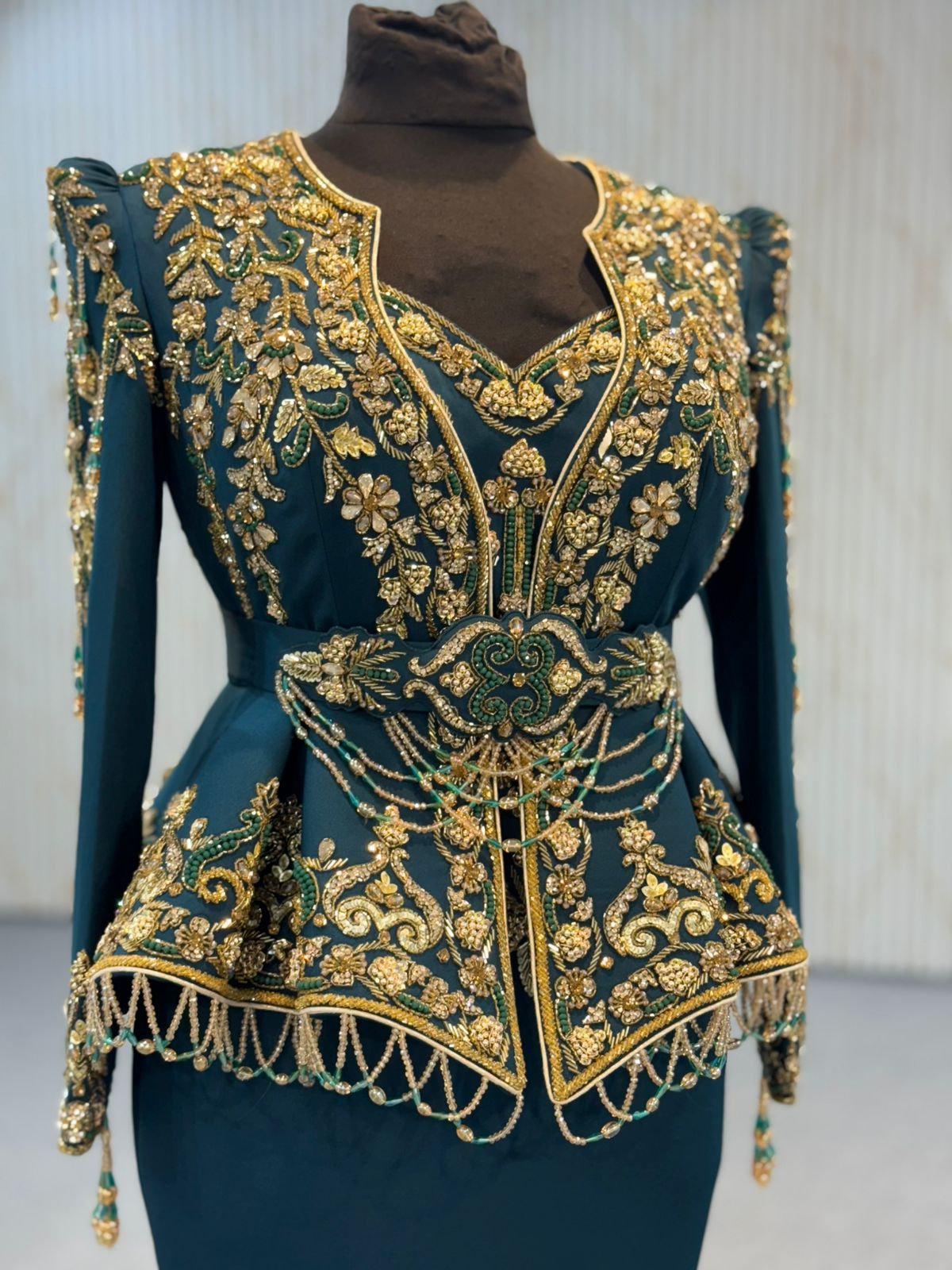MRSF8856 Karakou with Removable Cape