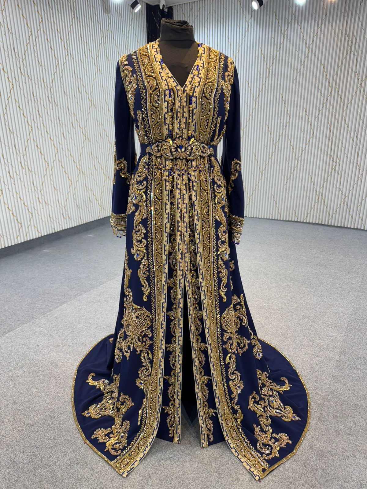 MRAA8863 Takshita with Removable Cape