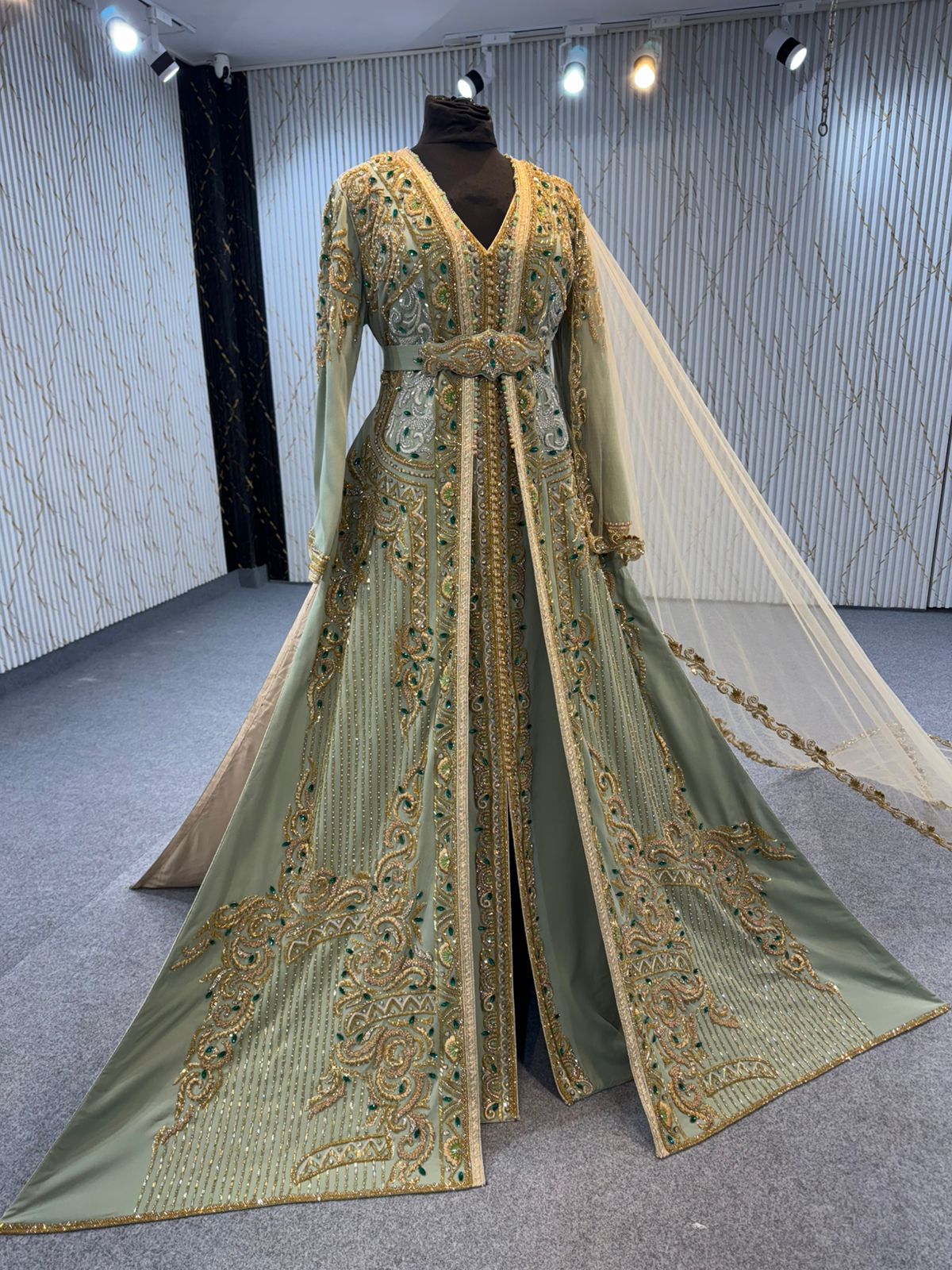 EAA42 Bridal Takshita with Veil SH26