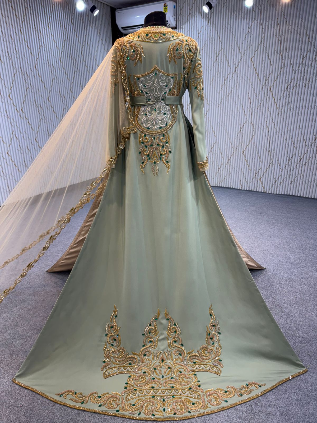 EAA42 Bridal Takshita with Veil SH26