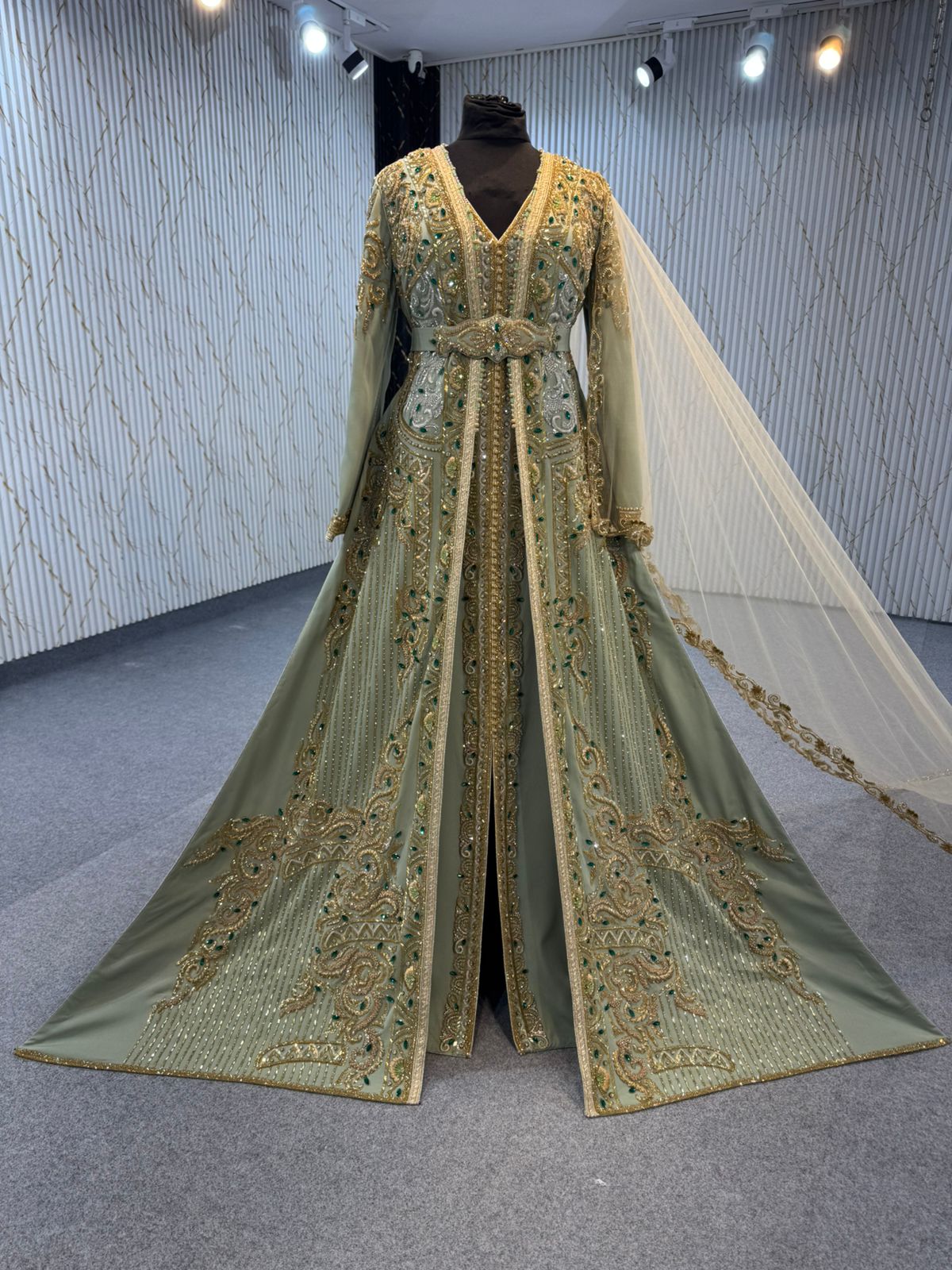EAA42 Bridal Takshita with Veil SH26
