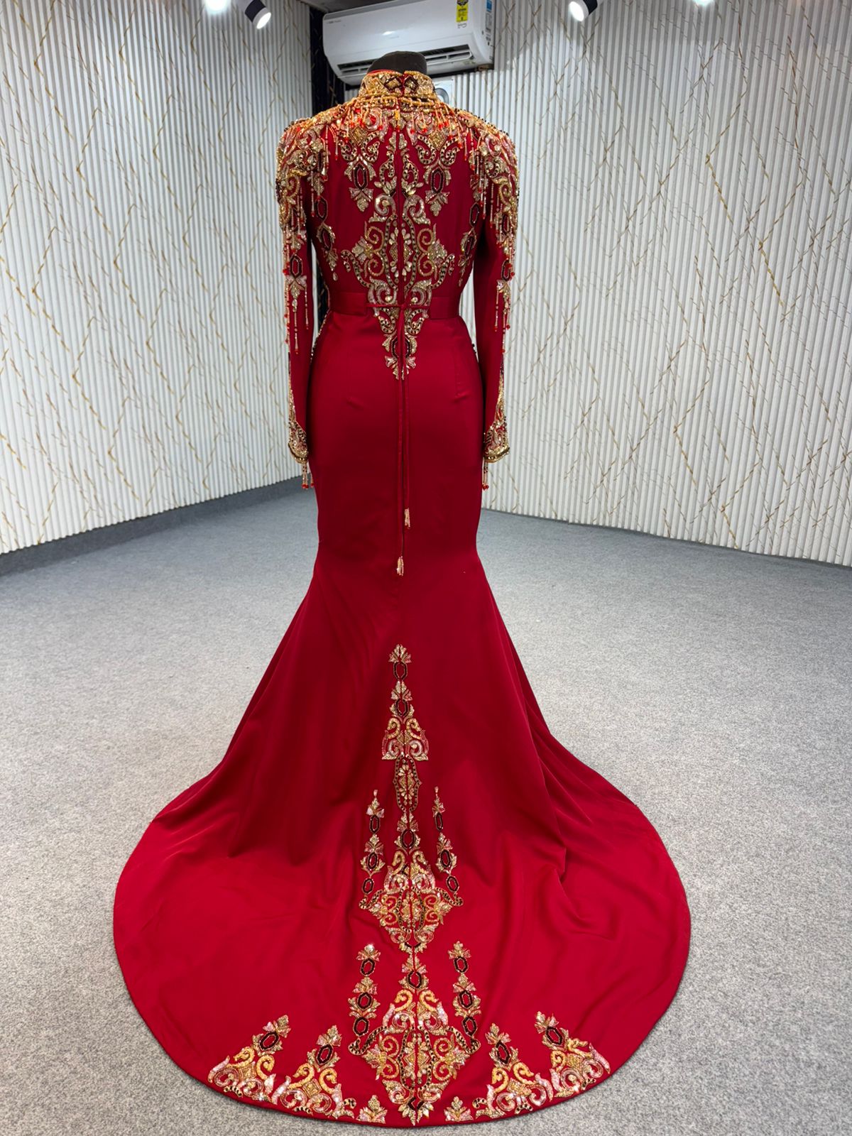 MRAF8874 Mermaid with Removable Collar