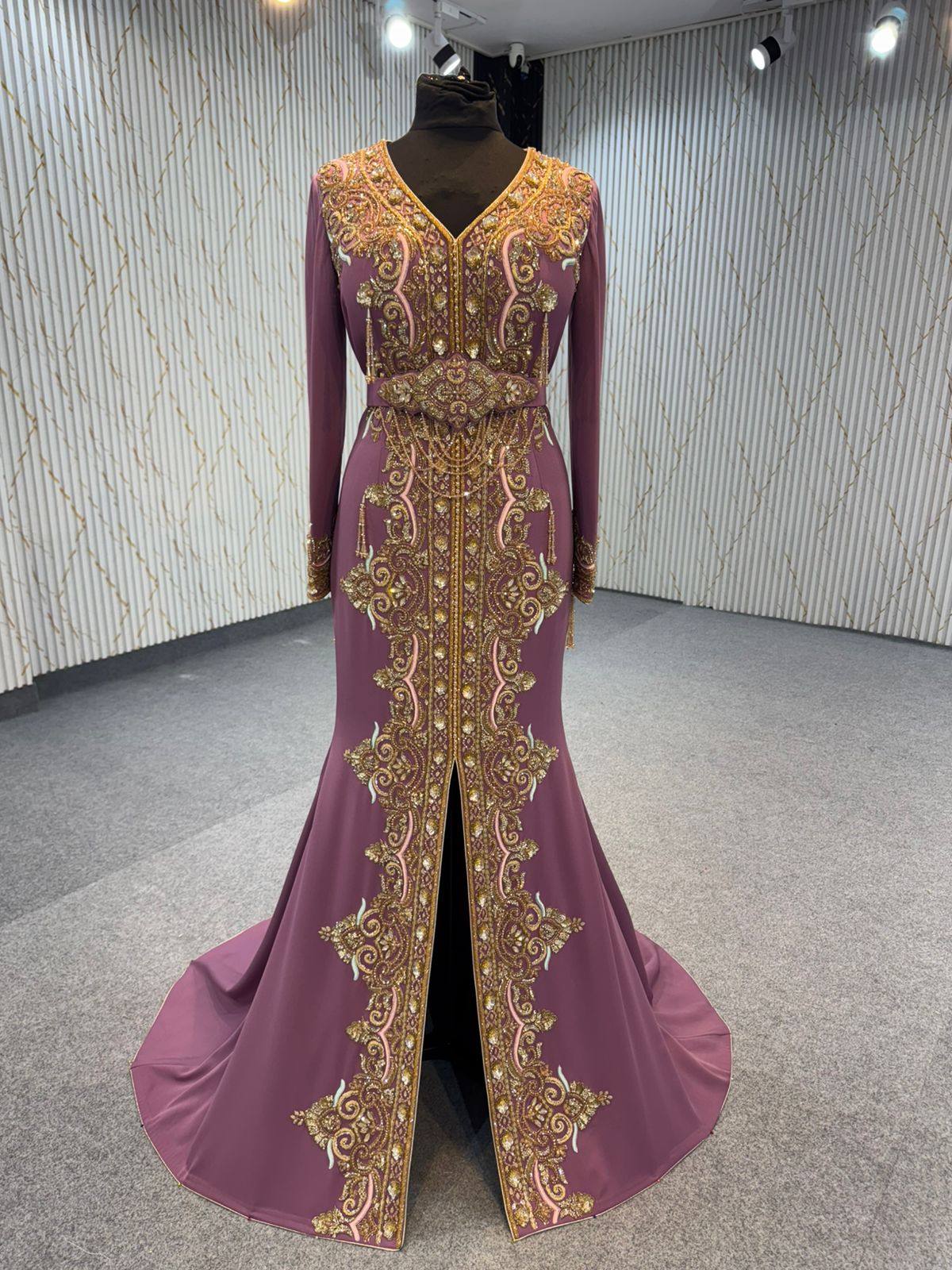 MRAF8875 Mermaid with Removable Collar