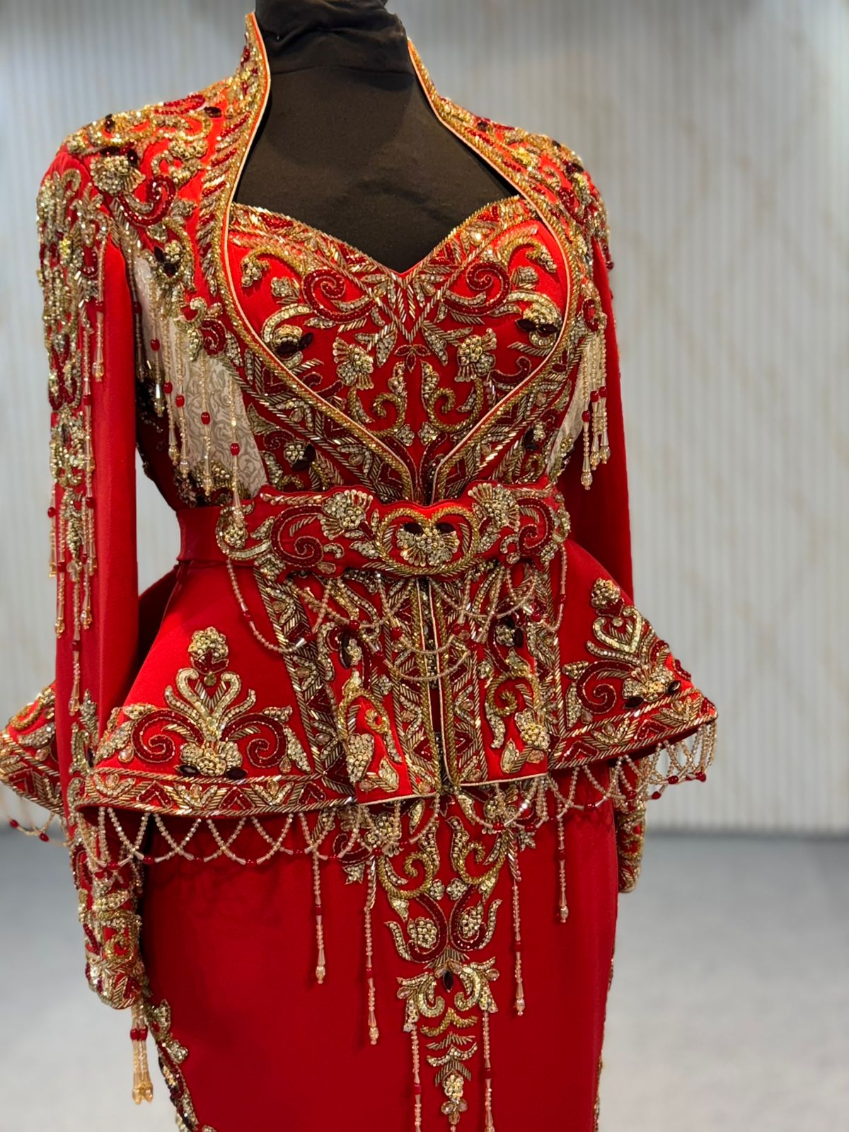 MRSF8920 Karakou with cape