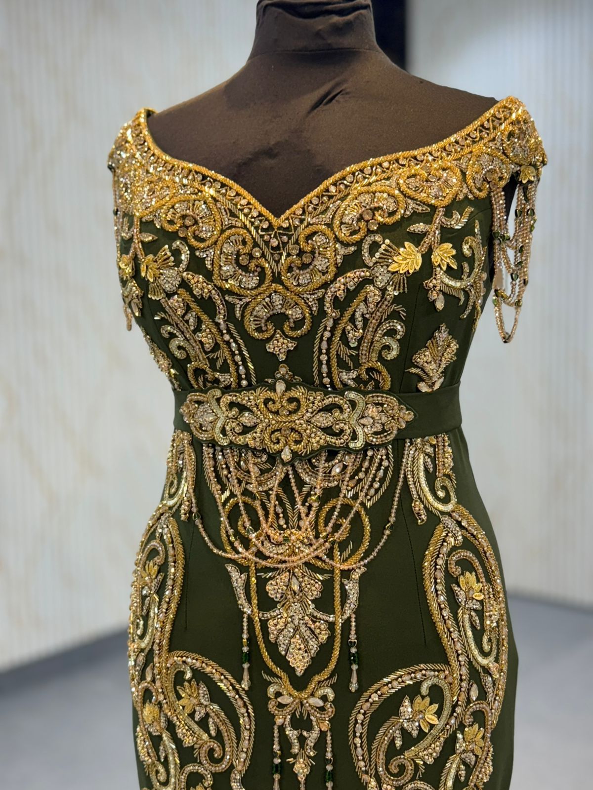 MRAF8925 Karakou with cape