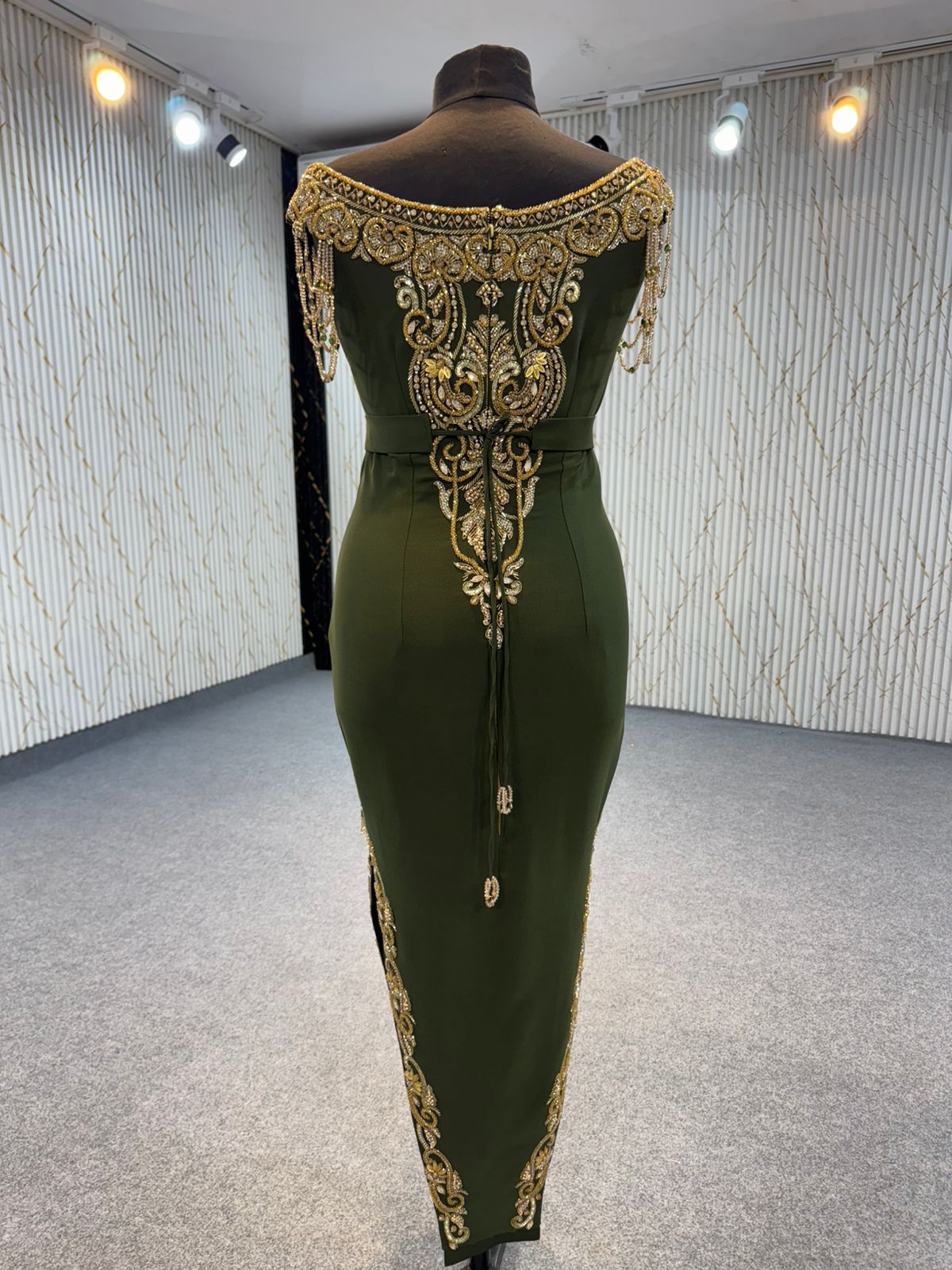 MRAF8925 Karakou with cape