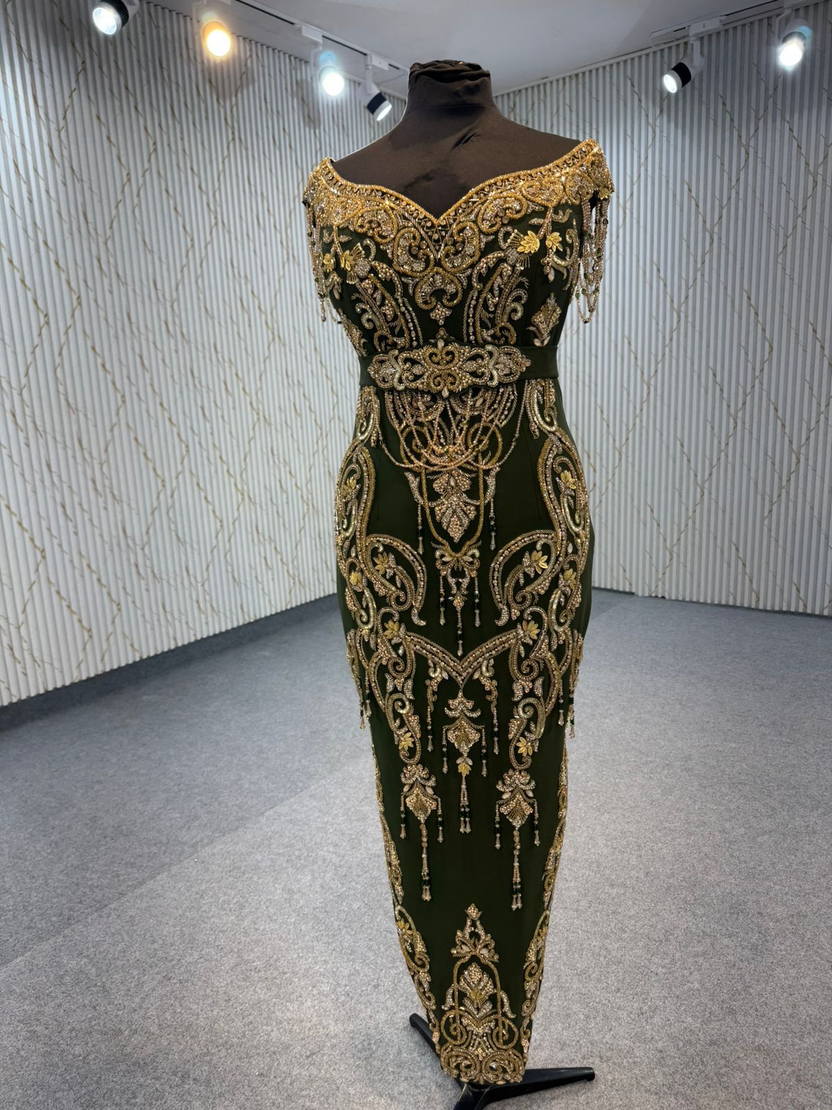 MRAF8925 Karakou with cape
