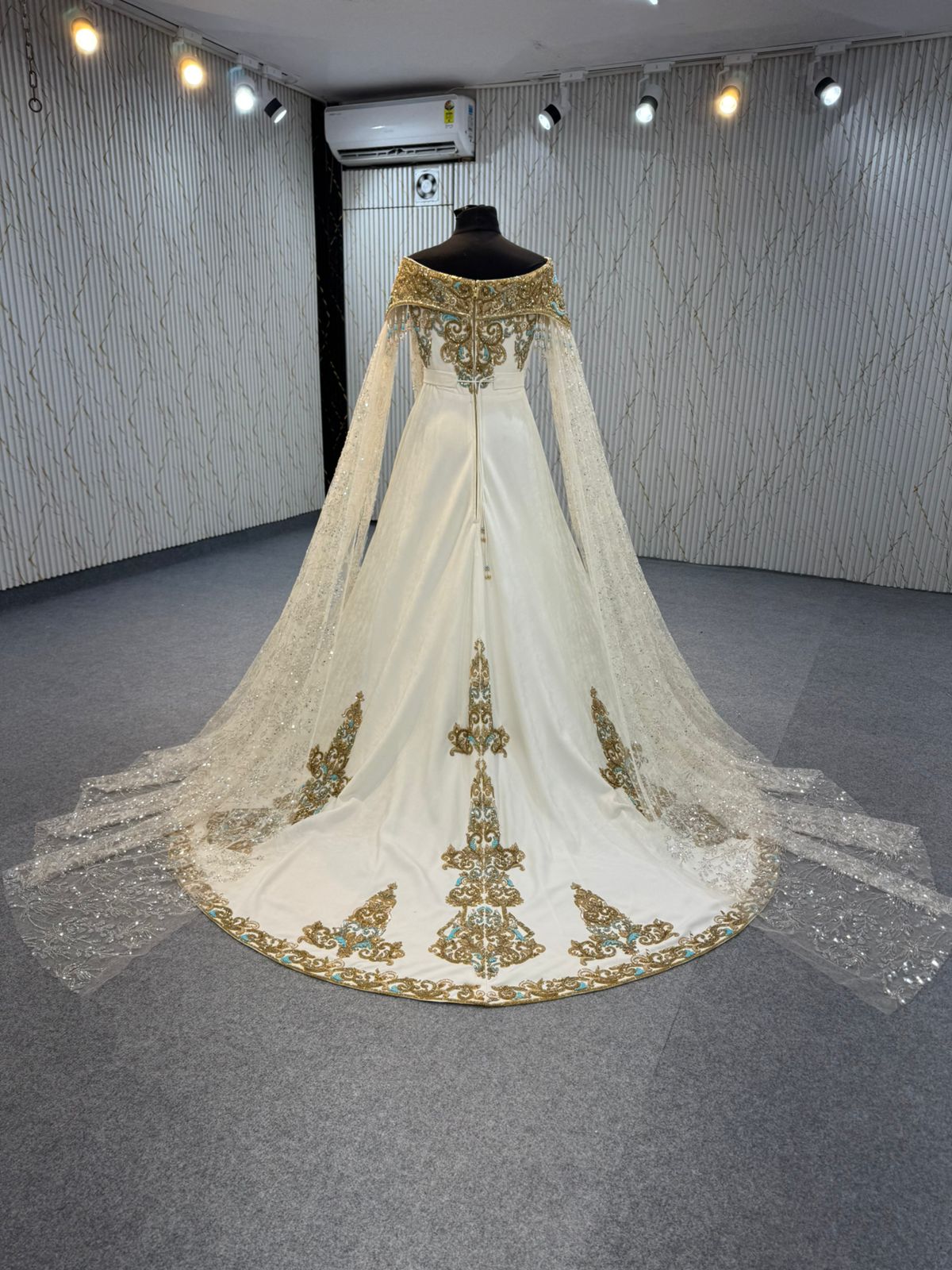 MRSF8944 Chaoui Dress Algerien Ref. number: Price: €