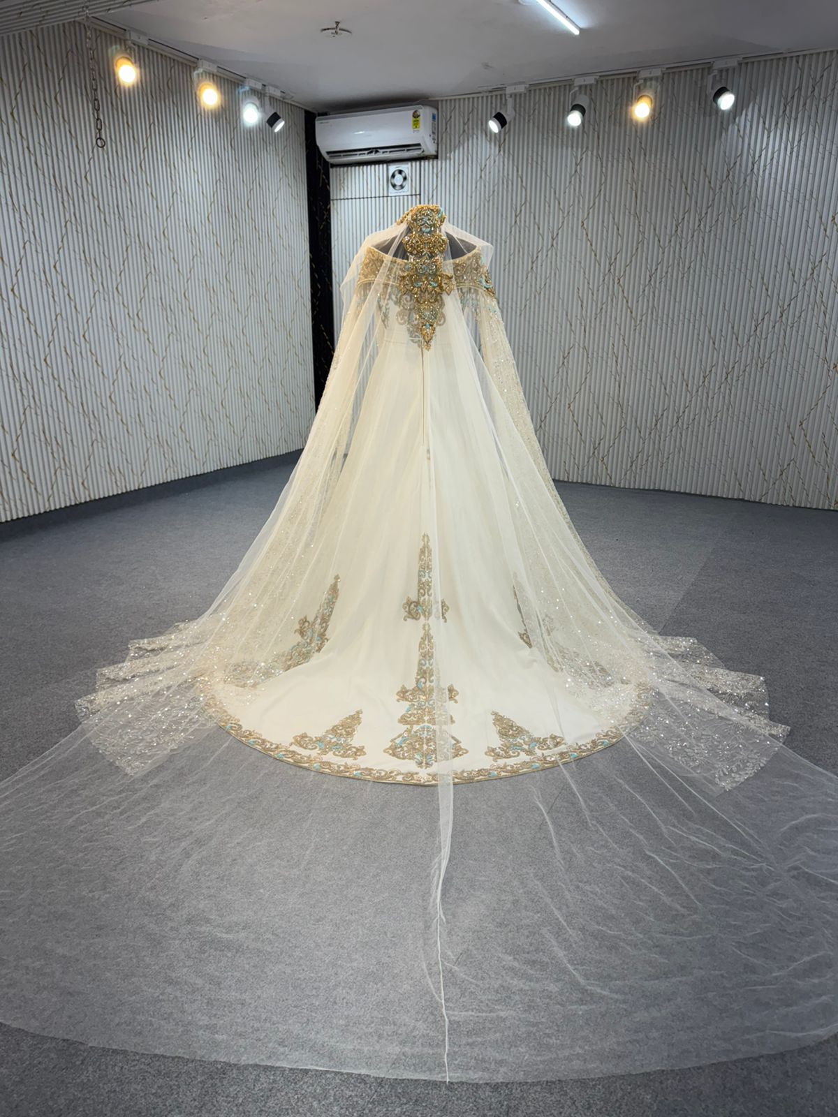 MRSF8944 Chaoui Dress Algerien Ref. number: Price: €