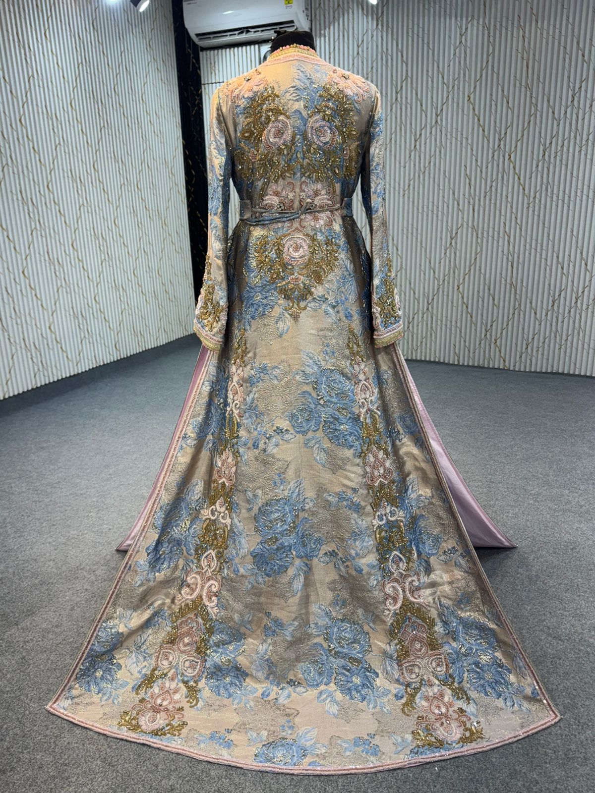 EAA84 Taqlidi Bridal