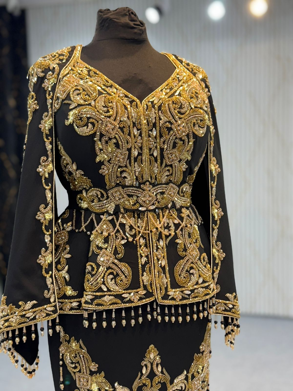 Mraa8959 Karakou with long sleeves