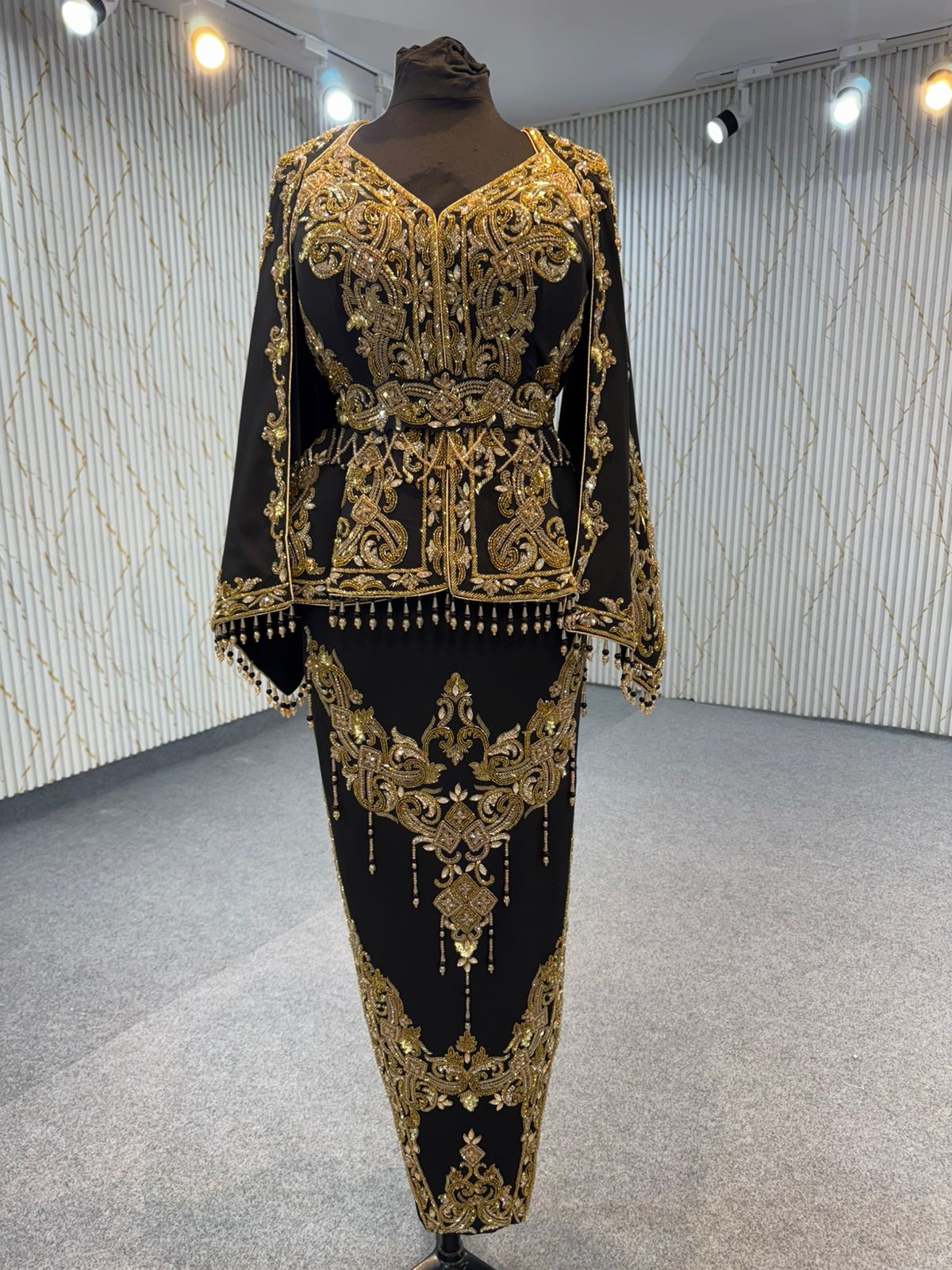 Mraa8959 Karakou with long sleeves