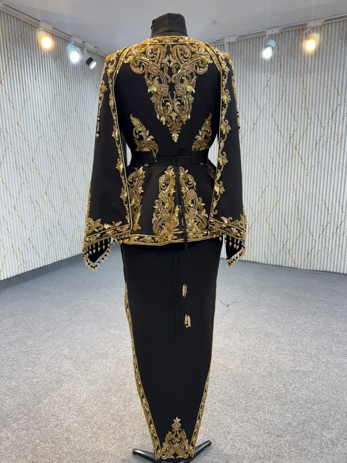 Mraa8959 Karakou with long sleeves