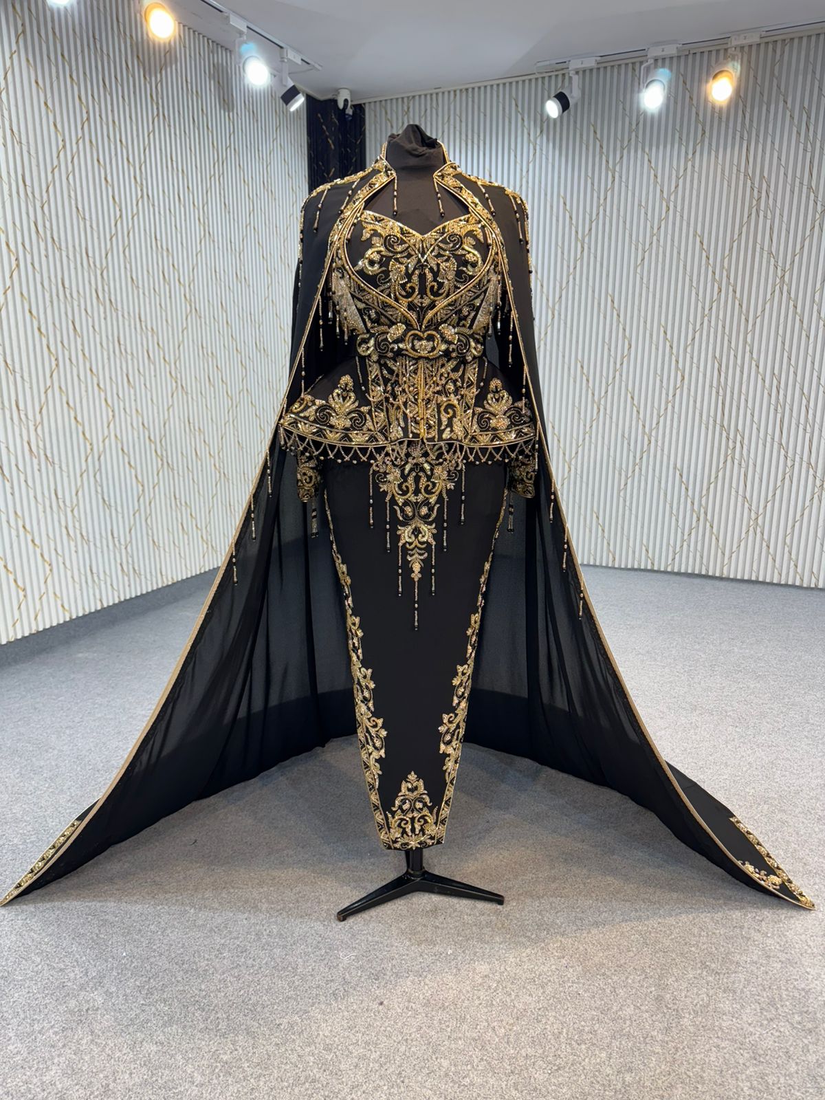 Mrsf8920 Karakou Avec Cape