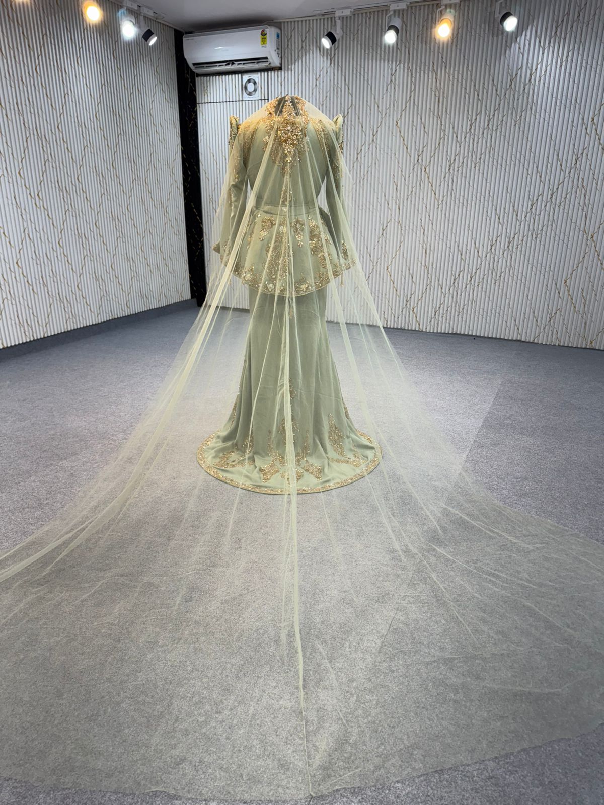 Mraf8009 Karakou with Mermaid Dress