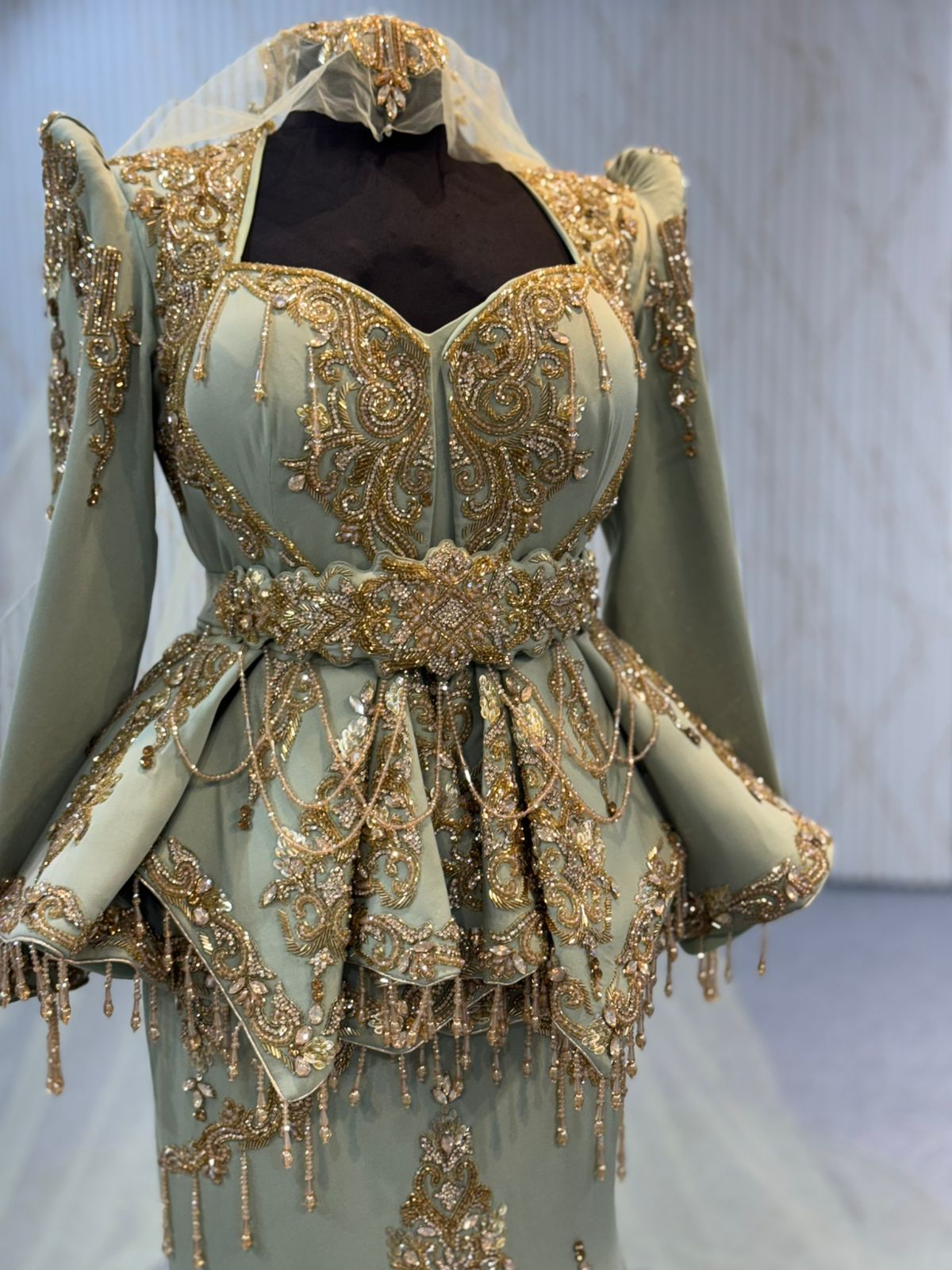 Mraf8009 Karakou with Mermaid Dress