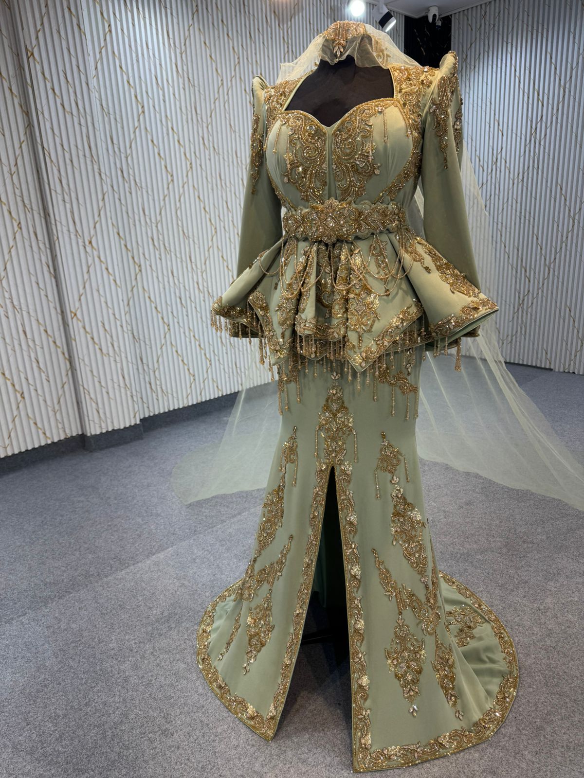 Mraf8009 Karakou with Mermaid Dress