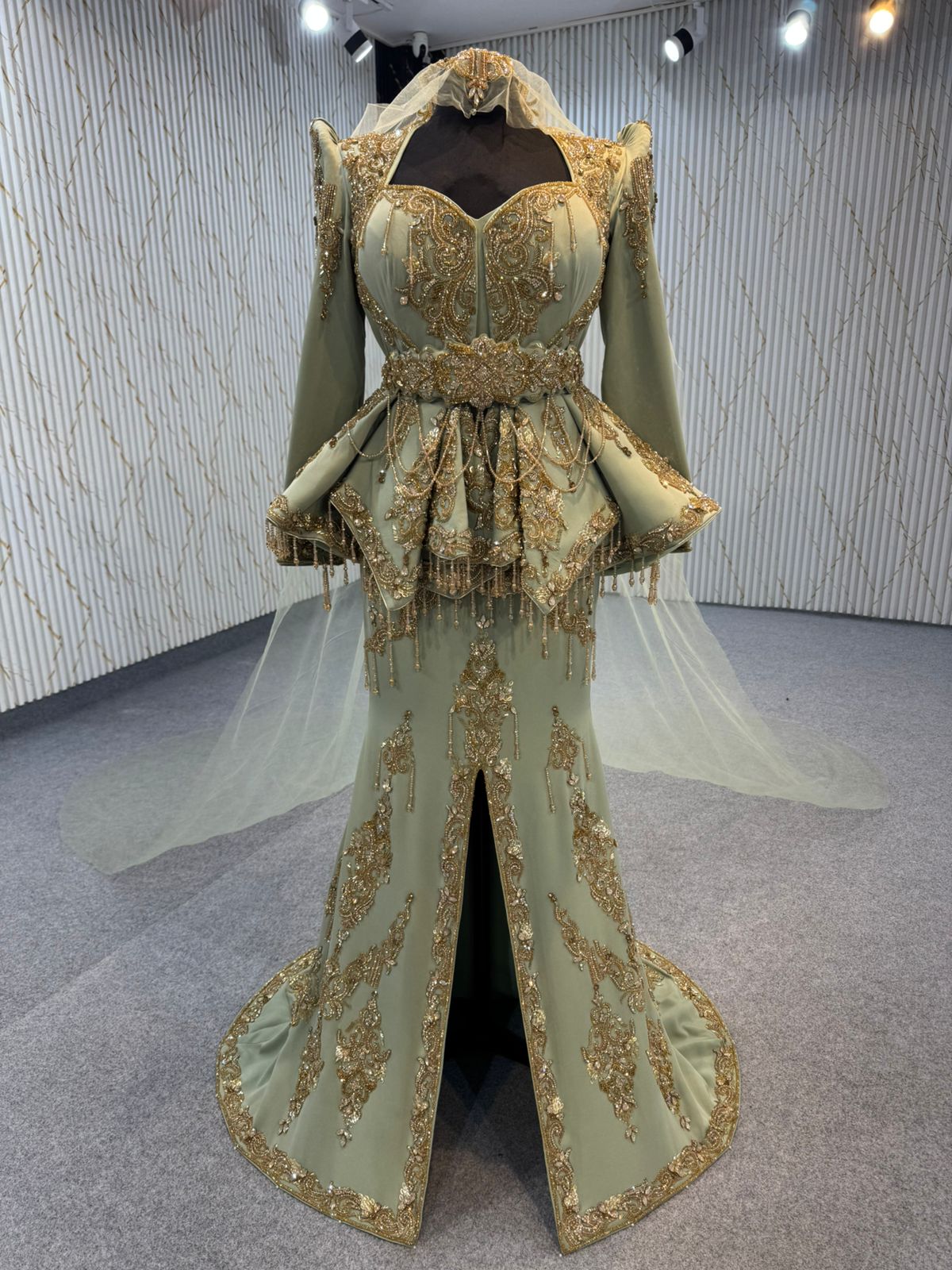 Mraf8009 Karakou with Mermaid Dress