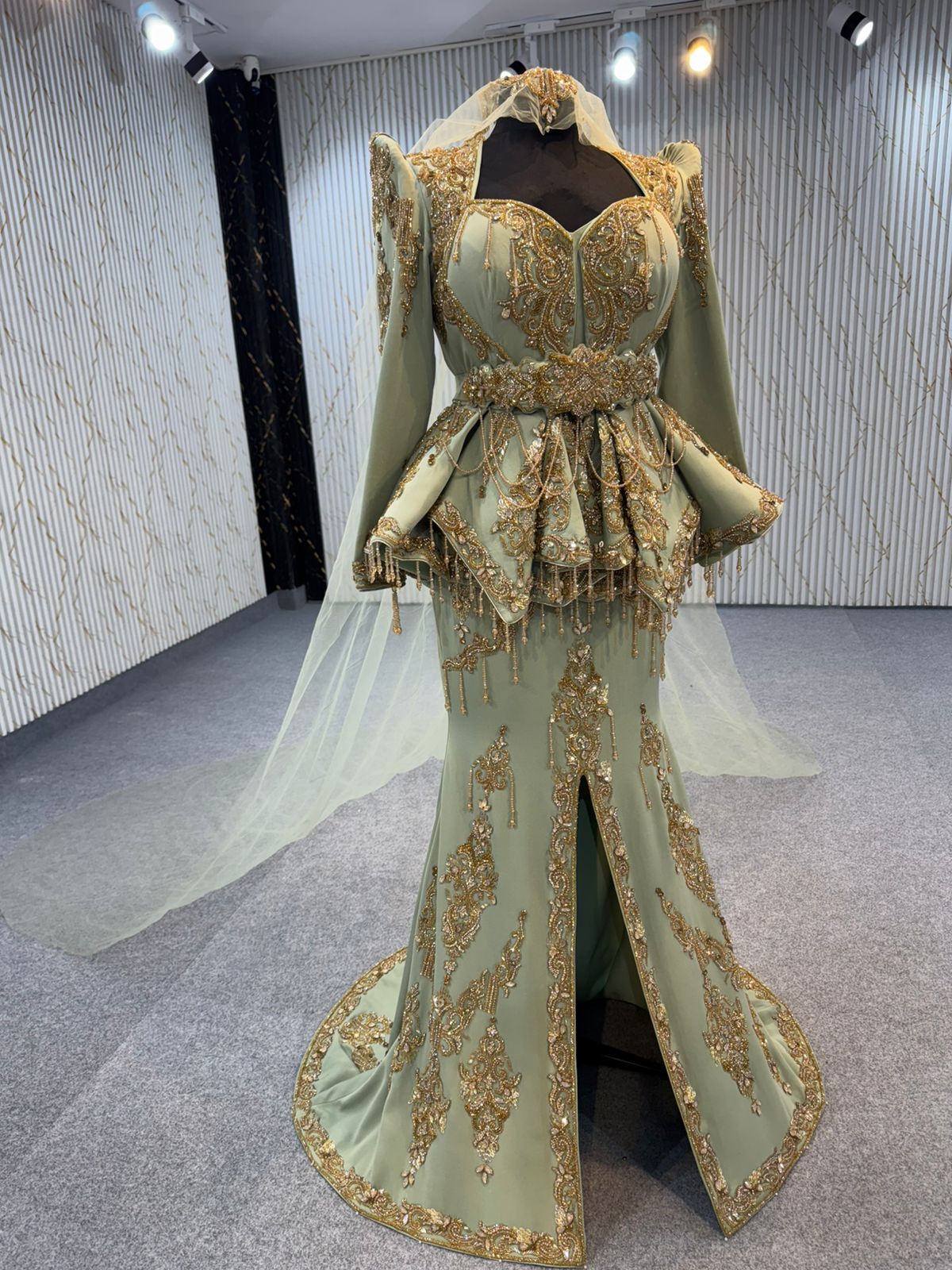 Mraf8009 Karakou with Mermaid Dress