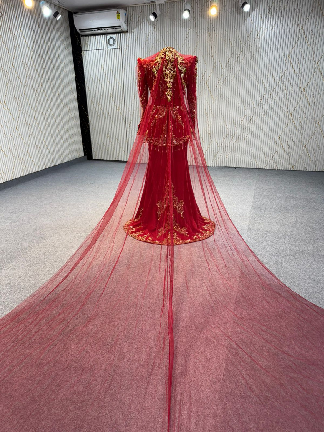 Mr8767 Karakou with robe Sirene