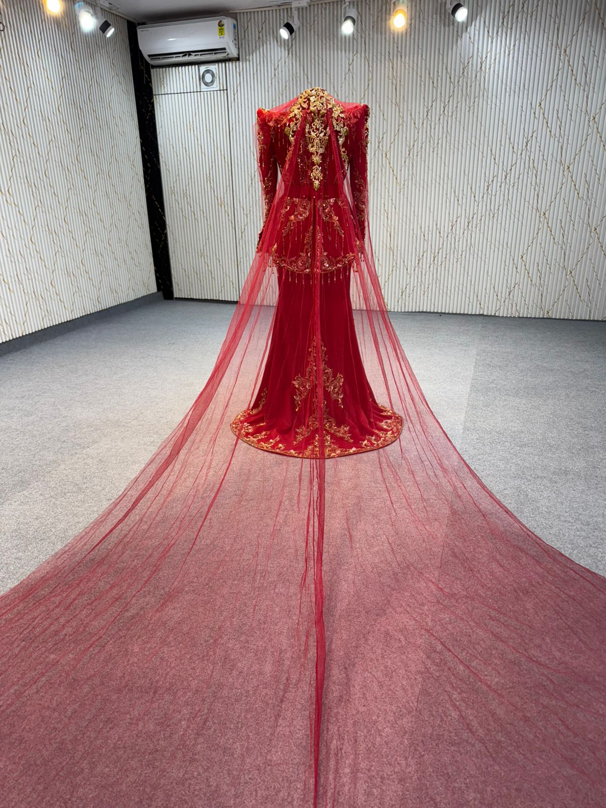 Mr8767 Karakou with robe Sirene