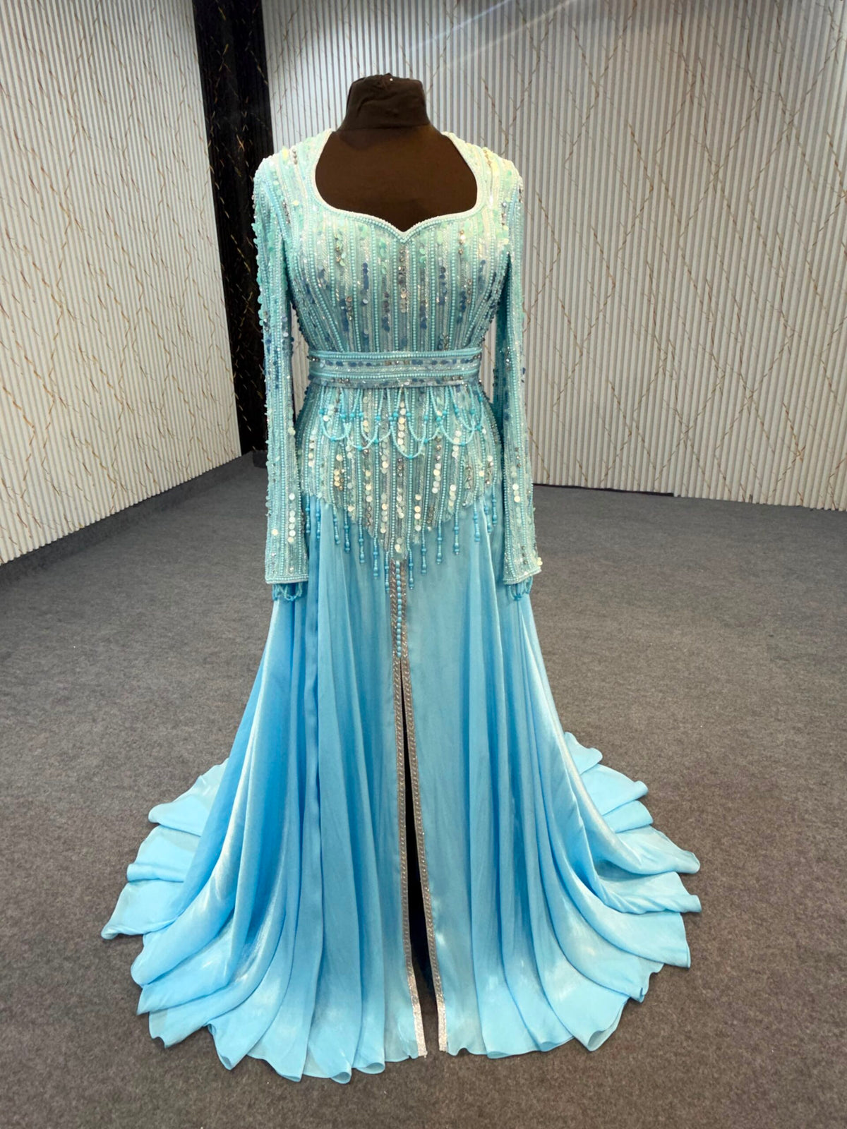 LUXURY COUTURE-MRAA9365