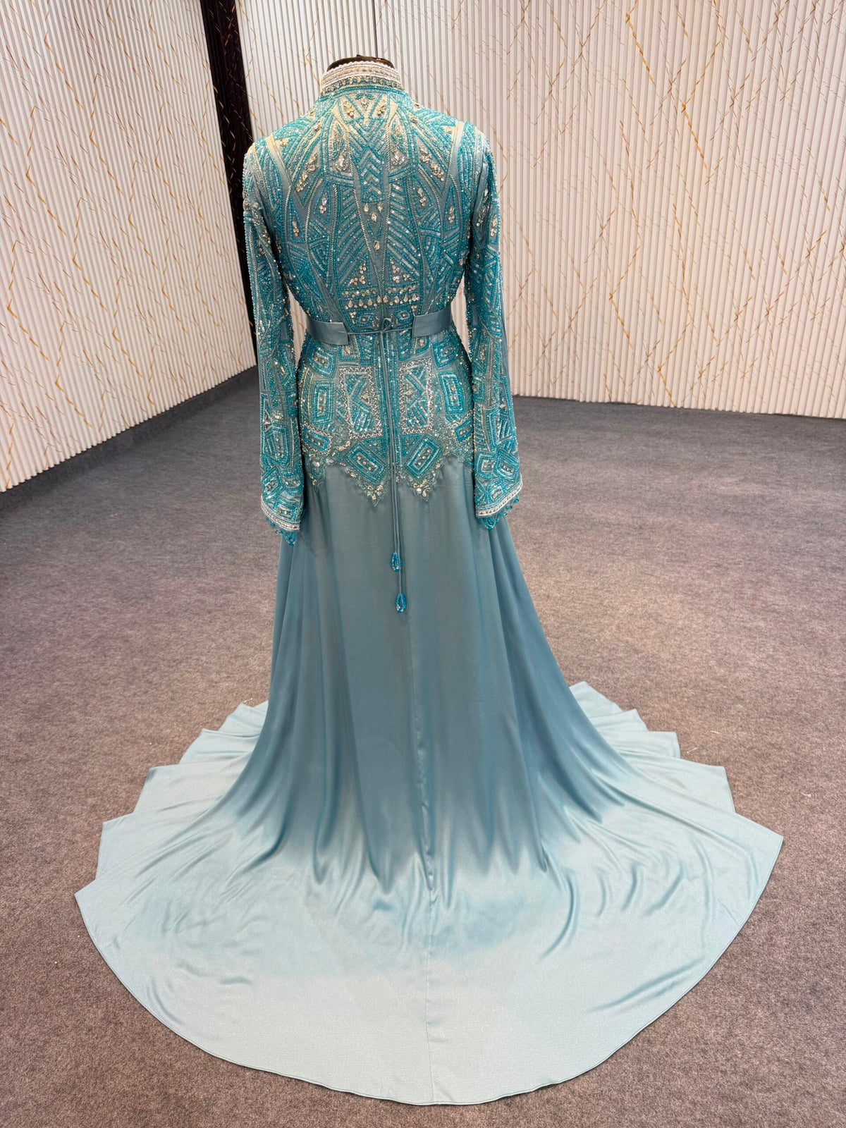LUXURY COUTURE-MRAA9215