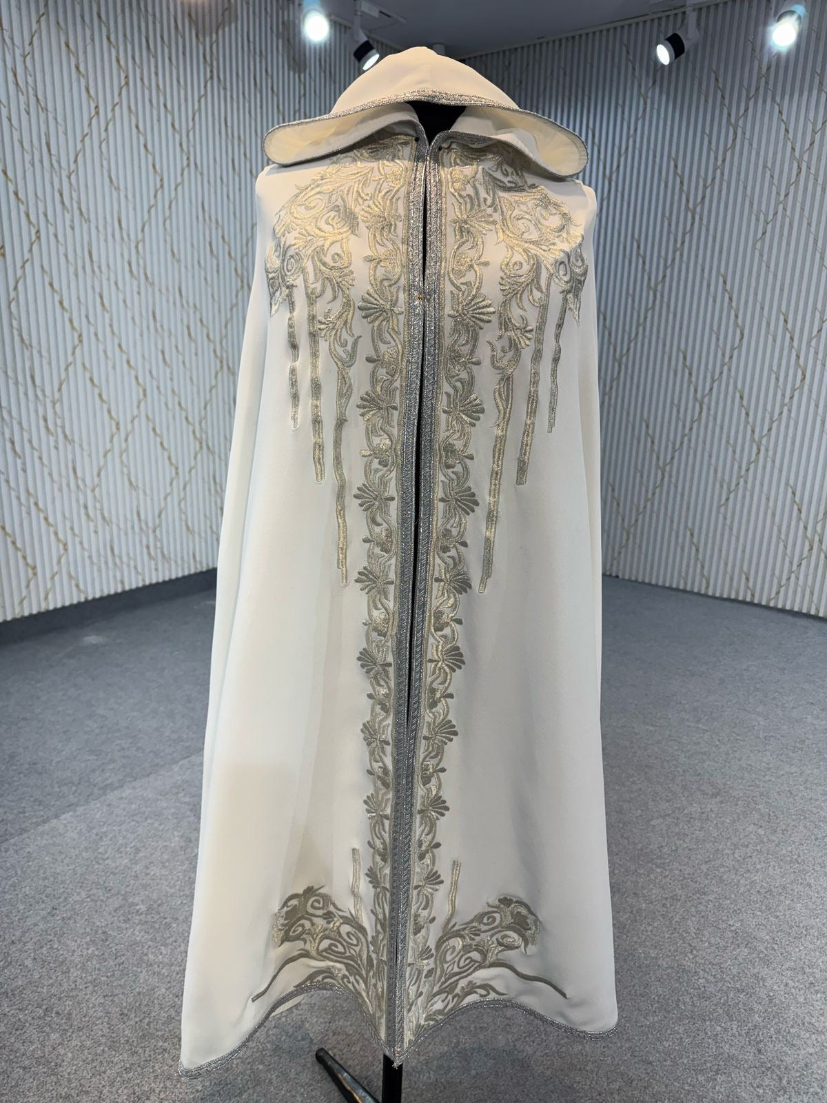 Cape homme blanc
