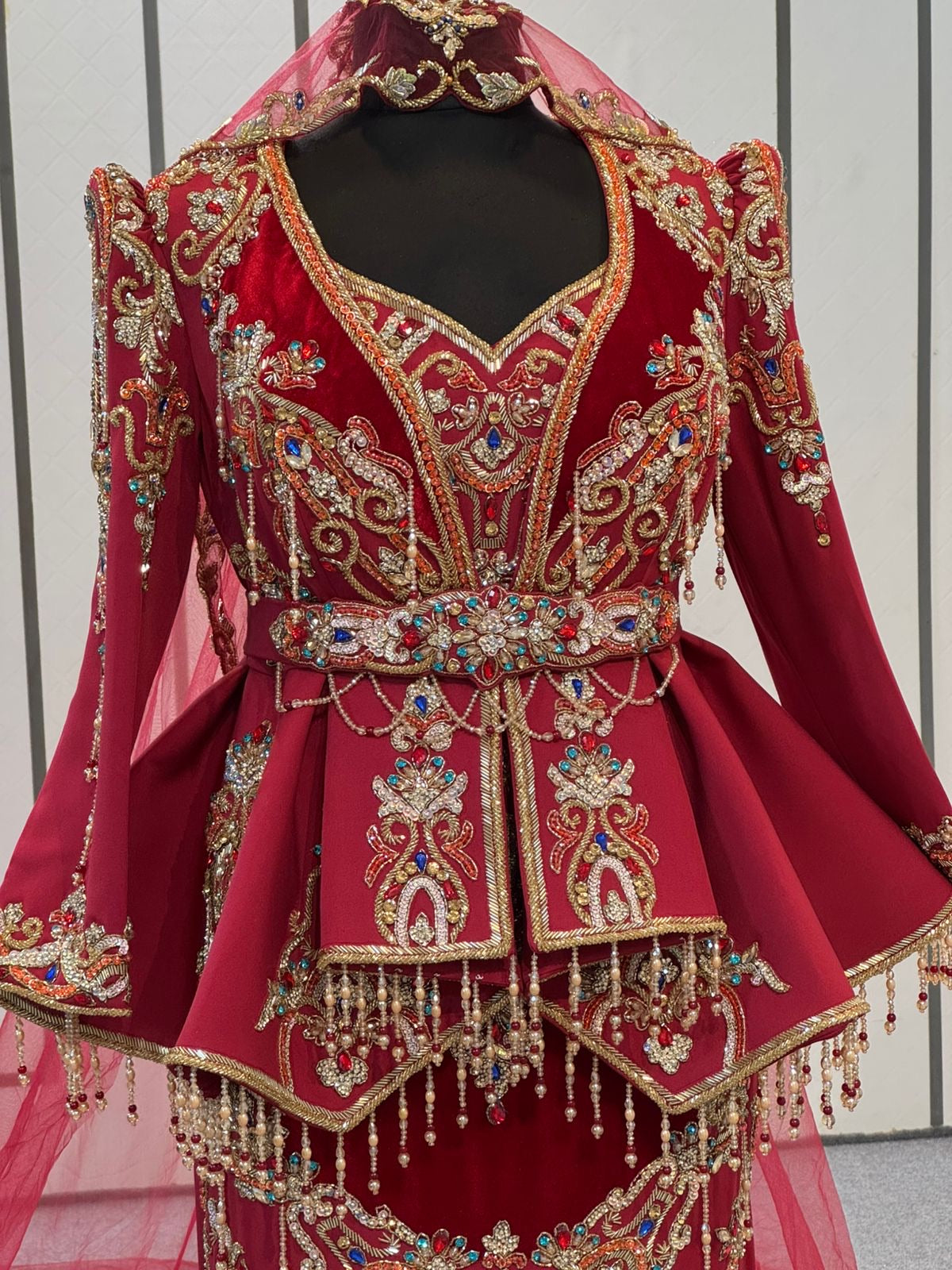MRAF8541 KARAKOU WITH MERMAID DRESS