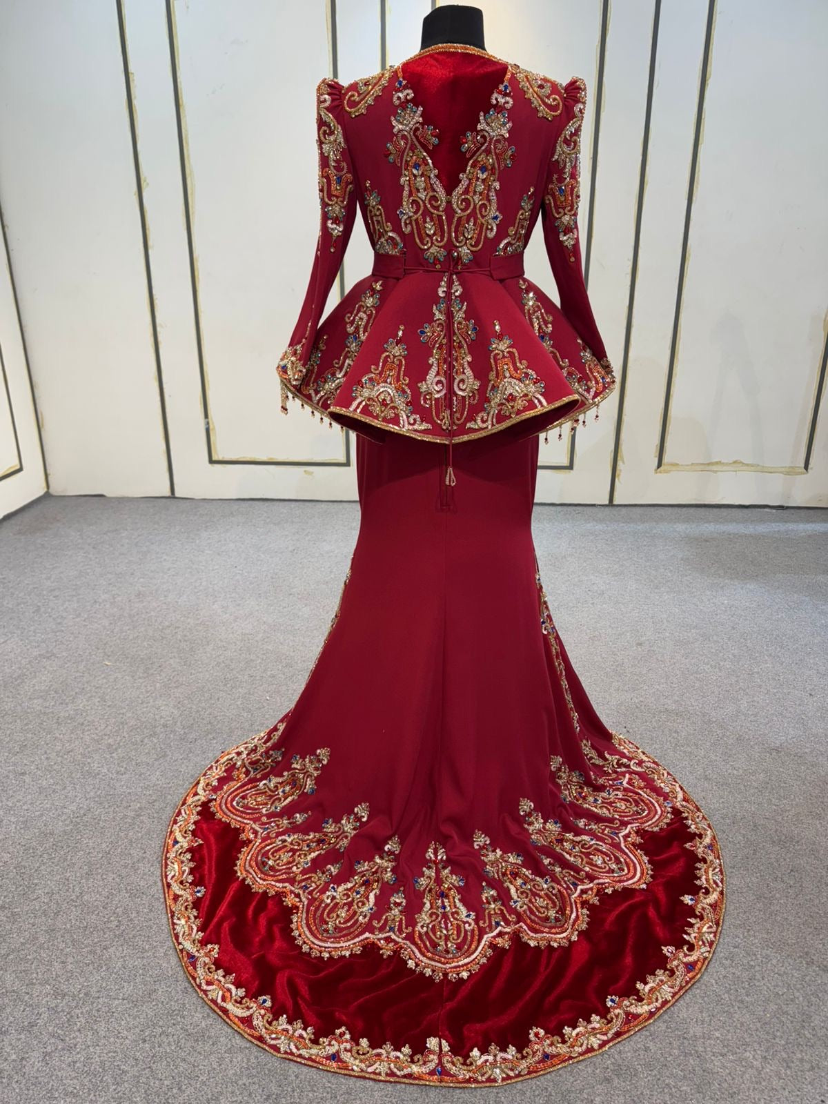 MRAF8541 KARAKOU WITH MERMAID DRESS